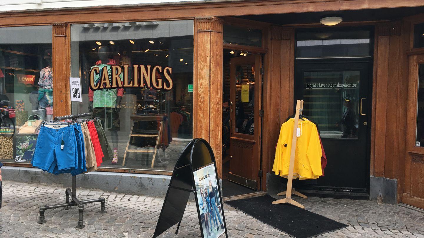  De ansatte på Carlings i Kirkegata får innimellom små «nakensjokk» i butikken.  