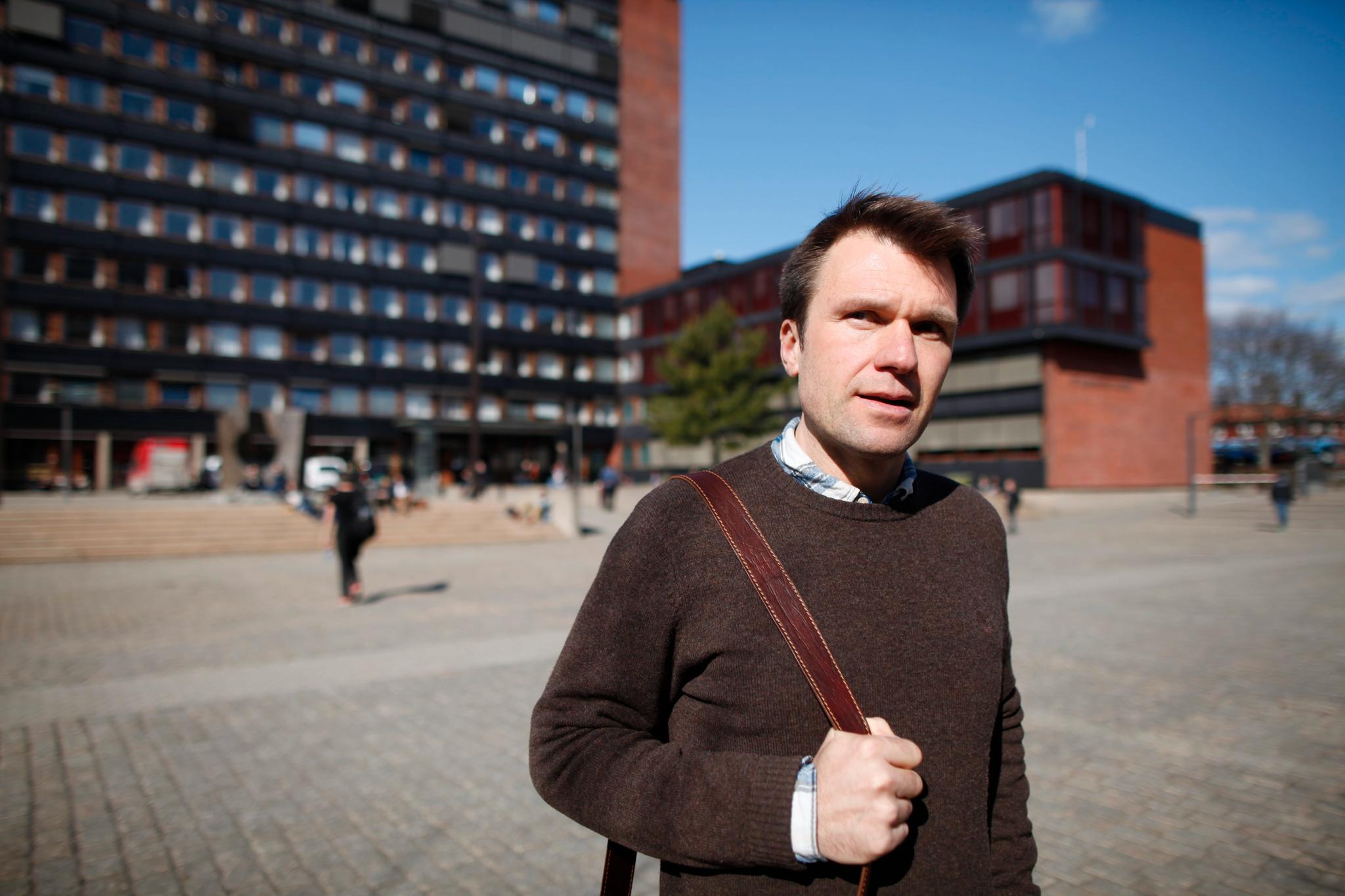 Torkel Brekke er professor ved Oslo Met og Senter for ekstremismeforskning. Her fotografert på Blindern i 2014.