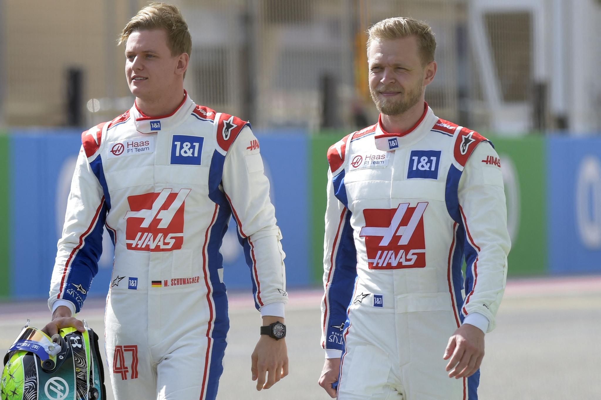 Mick Schumacher (t.v.) og Kevin Magnussen (t.h.).
