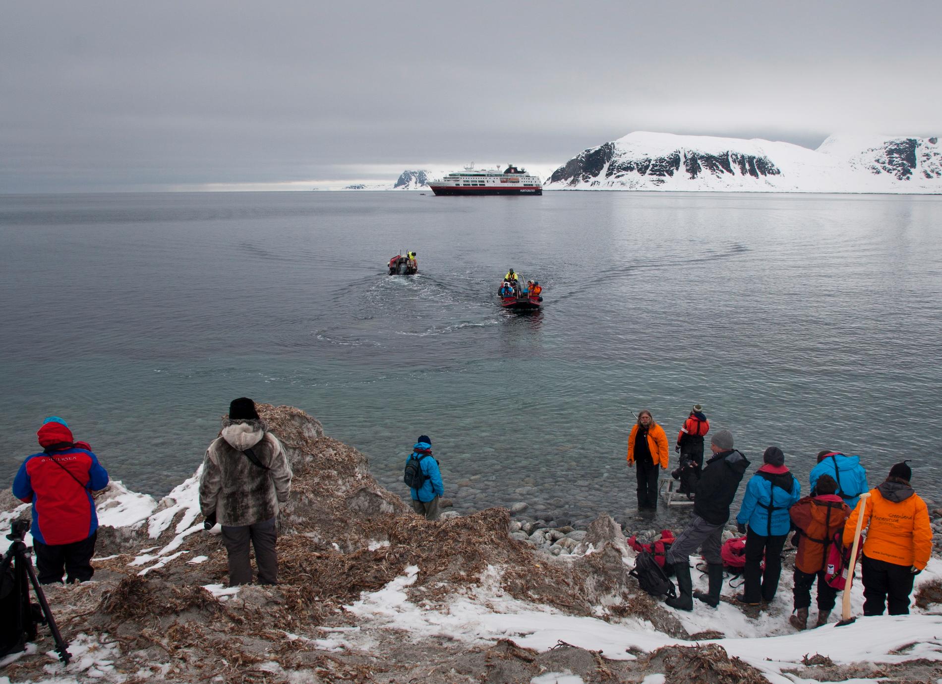 Hurtigruten har seilt til Svalbard siden 1896. Bildet er tatt på Norskøya i 2010. Arkivfoto: Marianne Løvland / NTB SCANPIX