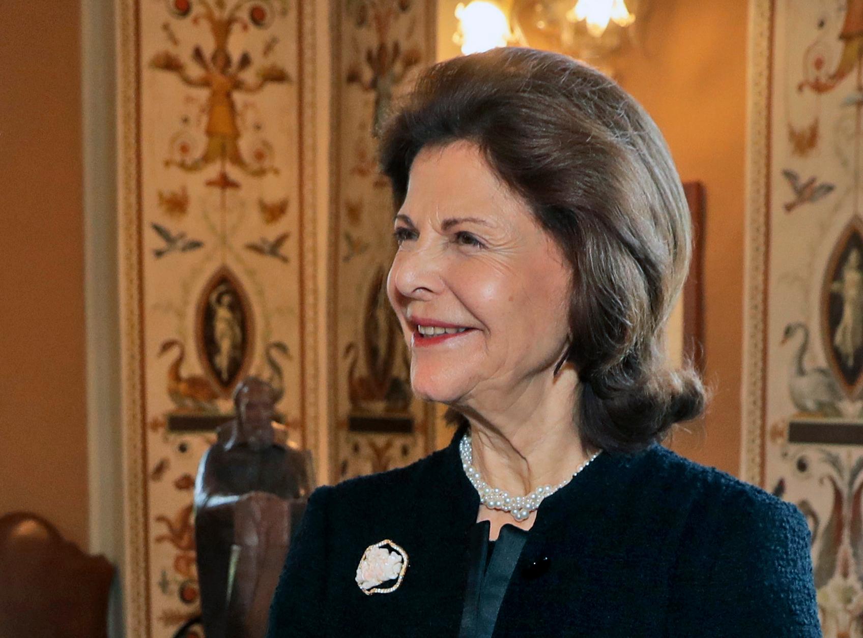 Sveriges dronning Silvia hevder det spøker på Drottningholms slott.