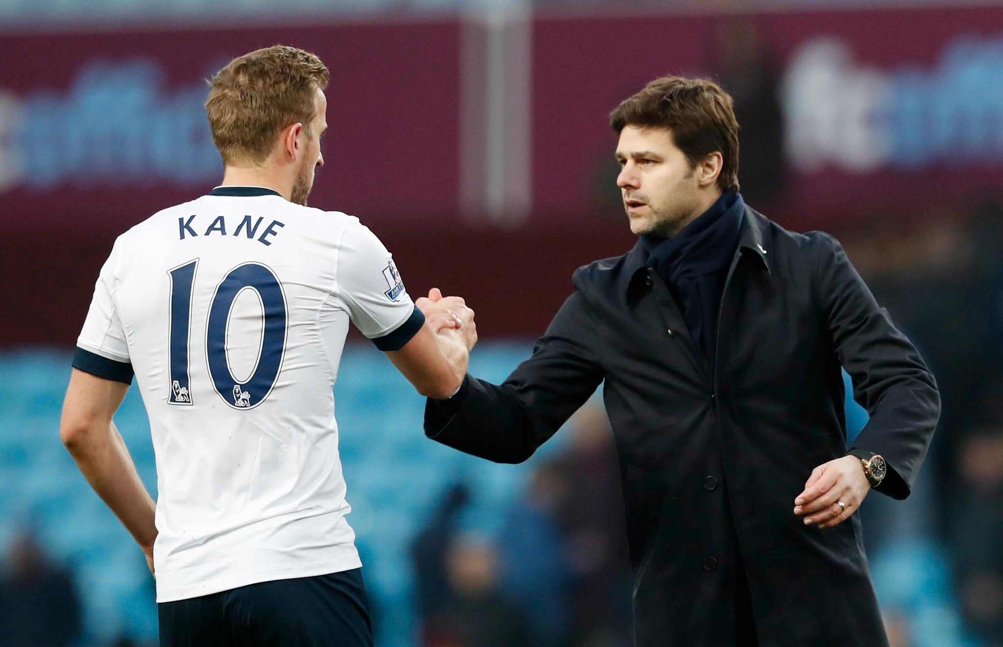 Tottenham-manager Mauricio Pochettino sammen med sin storscorer Harry Kane.