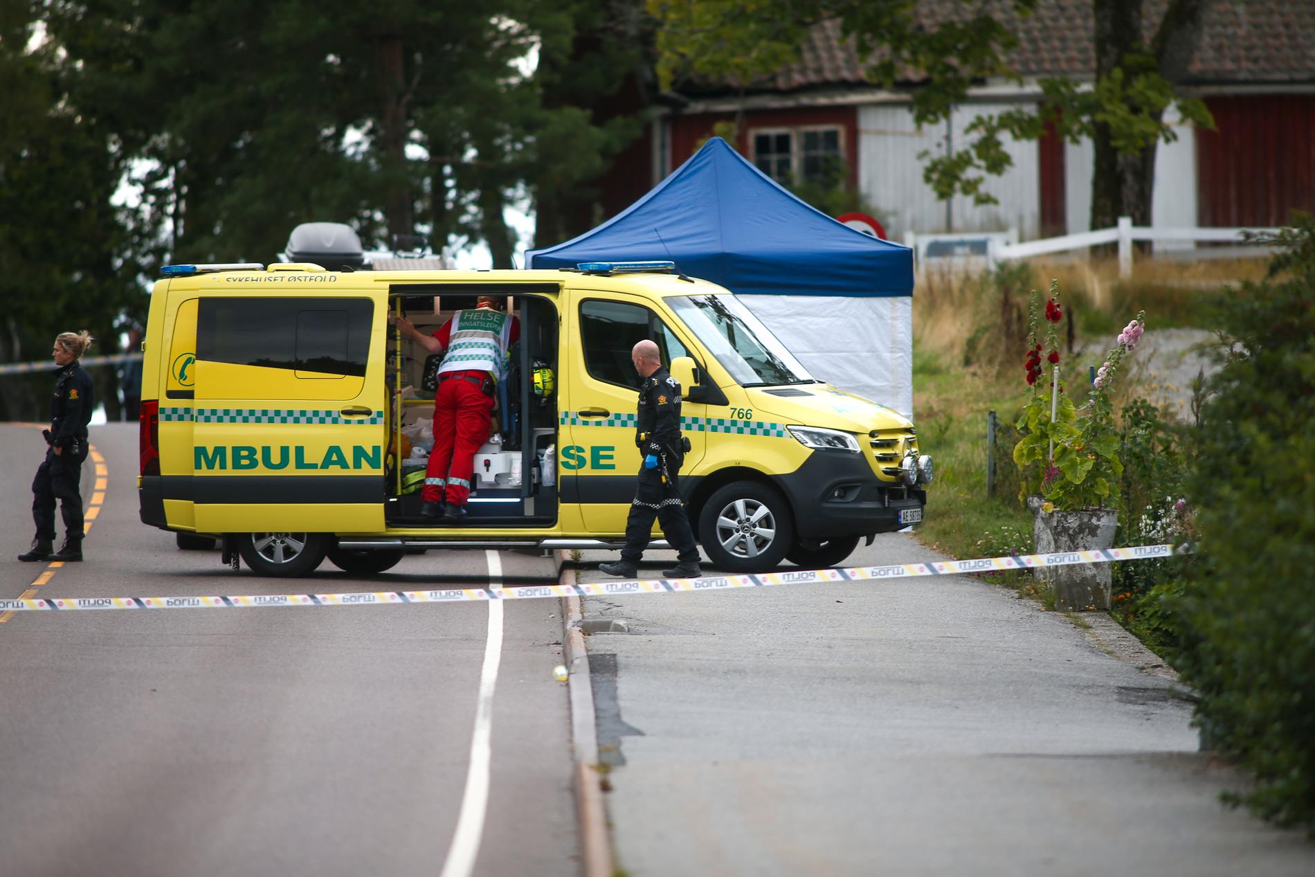 De pårørende er ikke varslet etter at en person ble skutt og drept i en væpnet politiaksjon i Sarpsborg lørdag formiddag.
Foto: Christoffer Andersen / NTB