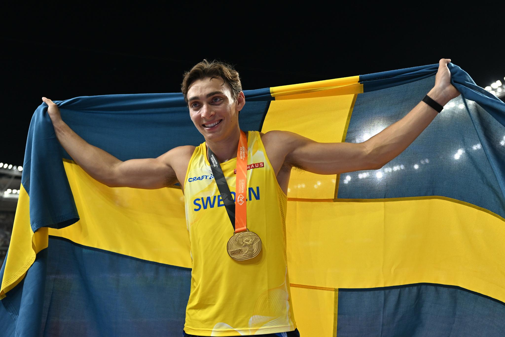Singles WC gold for Armand Duplantis – challenging his own world record