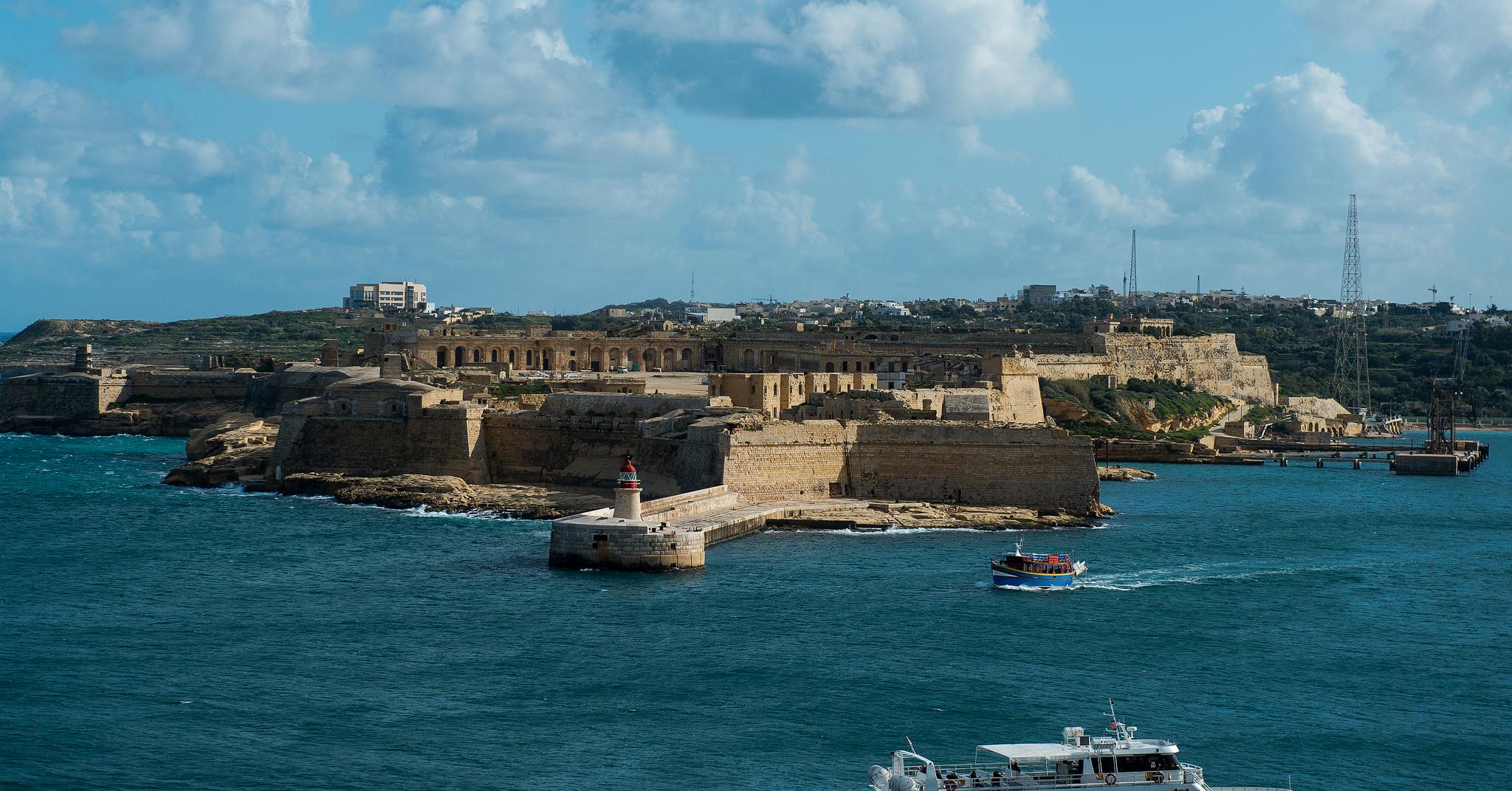 Utsikten fra festningsbyen Valletta er slående vakker. 