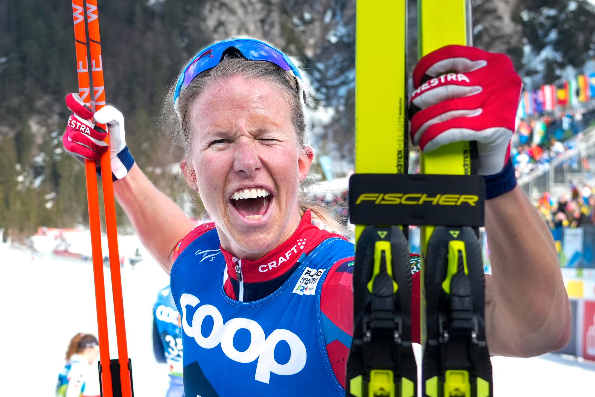 JUBELSESONG: For Astrid Øyre Slind, her etter bronsen på 15 kilometer med skibytte i VM i Planica i februar.