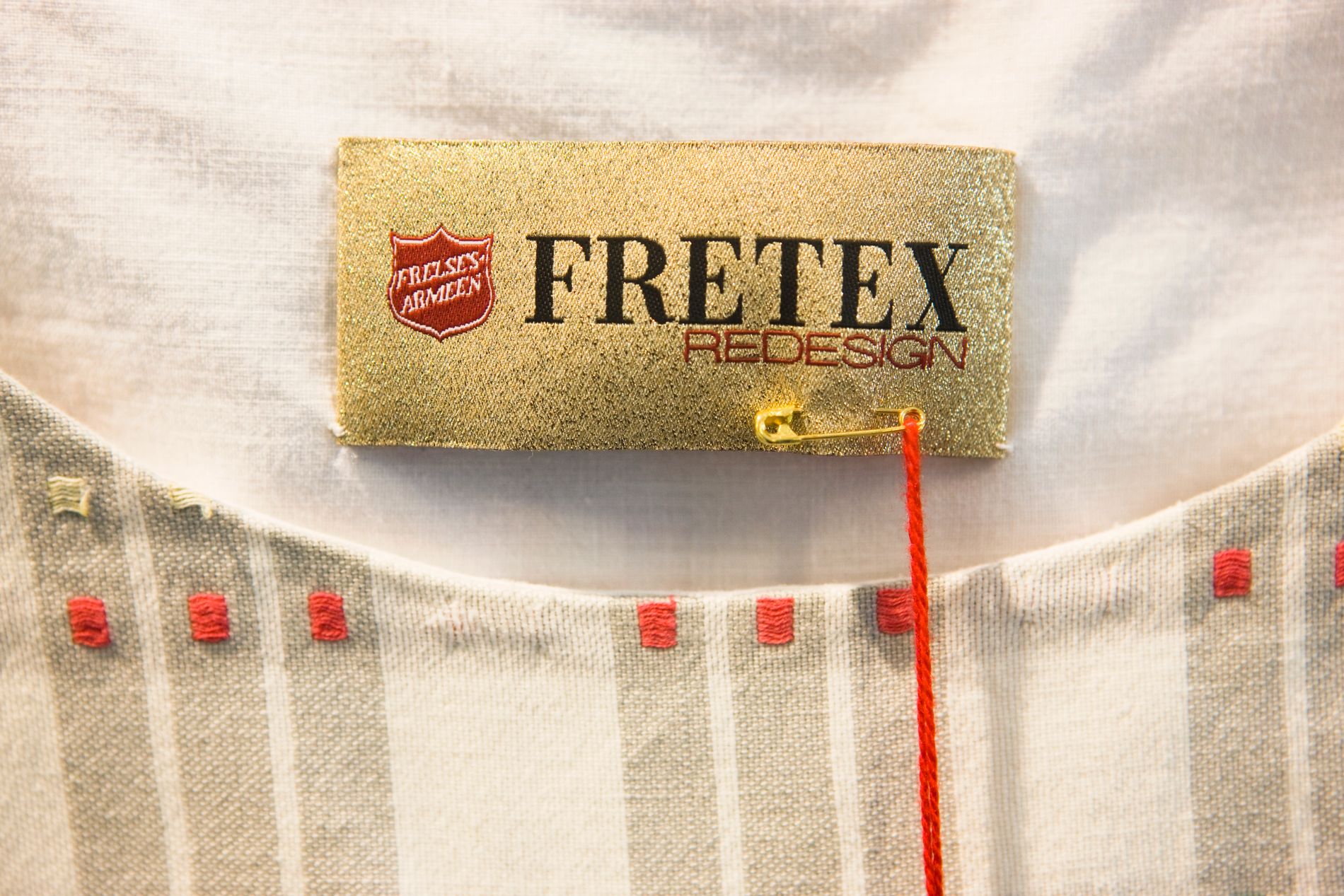 Fretex driver også med redesign, men klær av syntetiske tekstiler som er ødelagte, må som regel destrueres. 