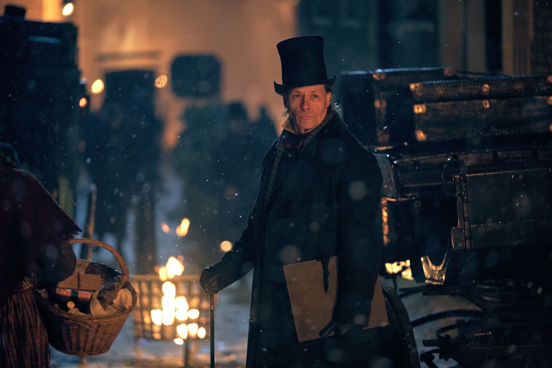 Guy Pearce stiller i rollen som Ebenezer Scrooge