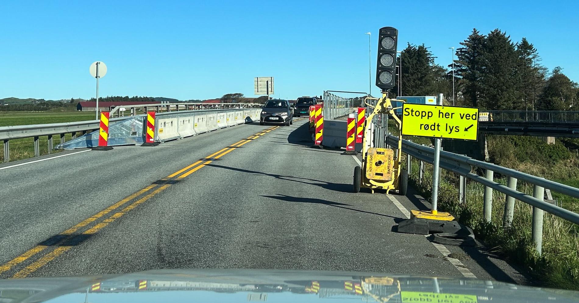 Her har det vært køproblemer. Nå tar fylket to grep