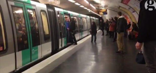 Videoen av Chelsea-supportere som nekter en mann å komme på metroen vekker sterke reaksjoner. 