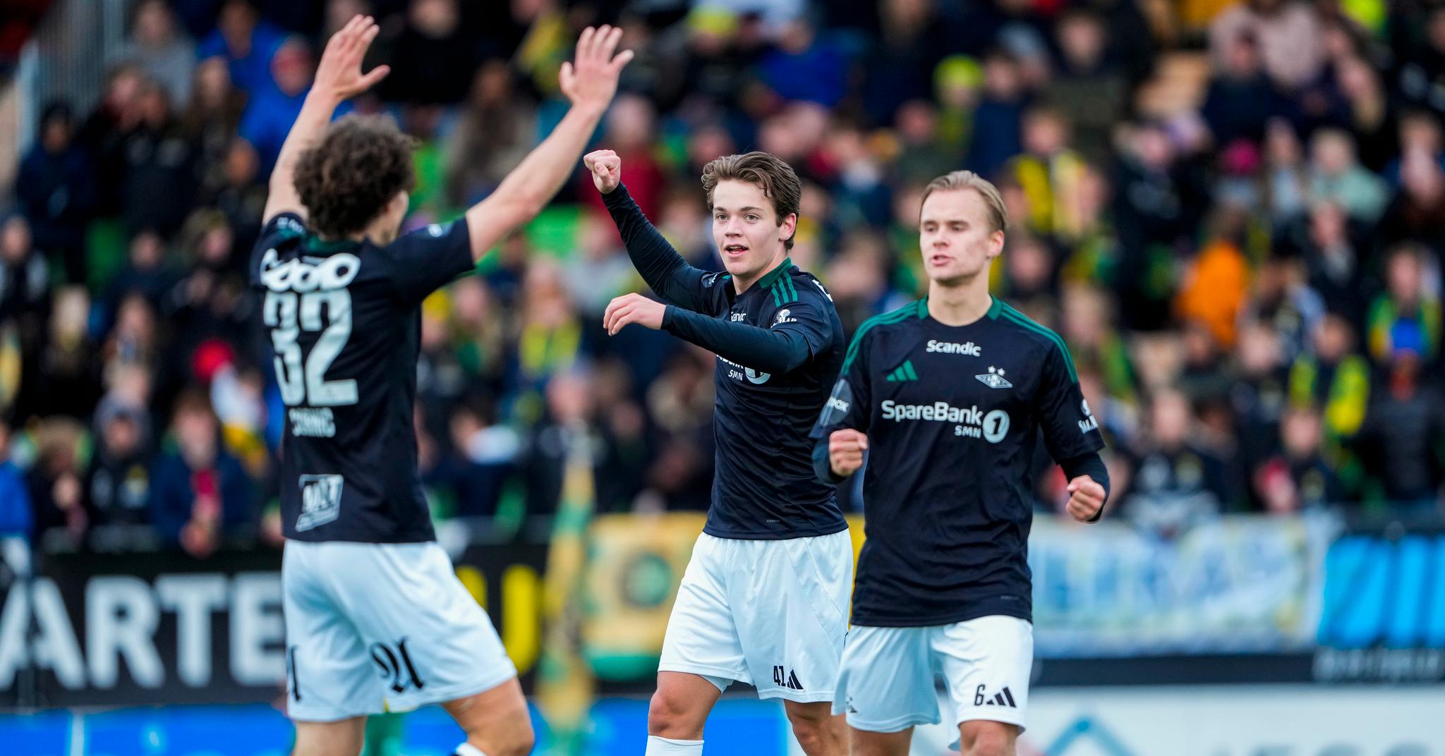 I cupens andre runde vant Rosenborg 3–1 over 2. divisjonslaget Ull/Kisa. 