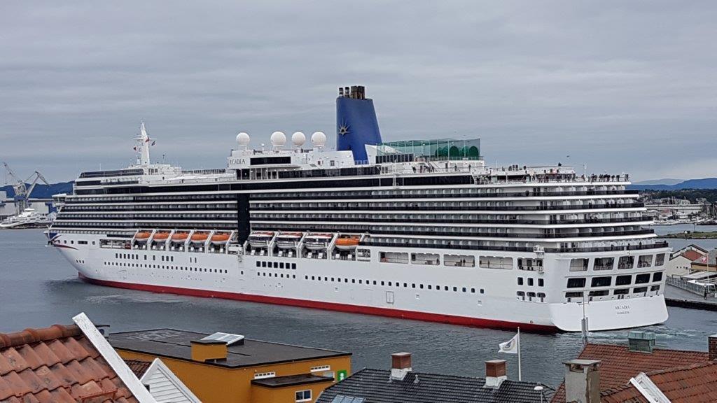 Lørdag morgen er det klart for det andre anløpet av cruiseskip til Mekjarvik. «Arcadia» anløper og blir liggende i noen timer. 
