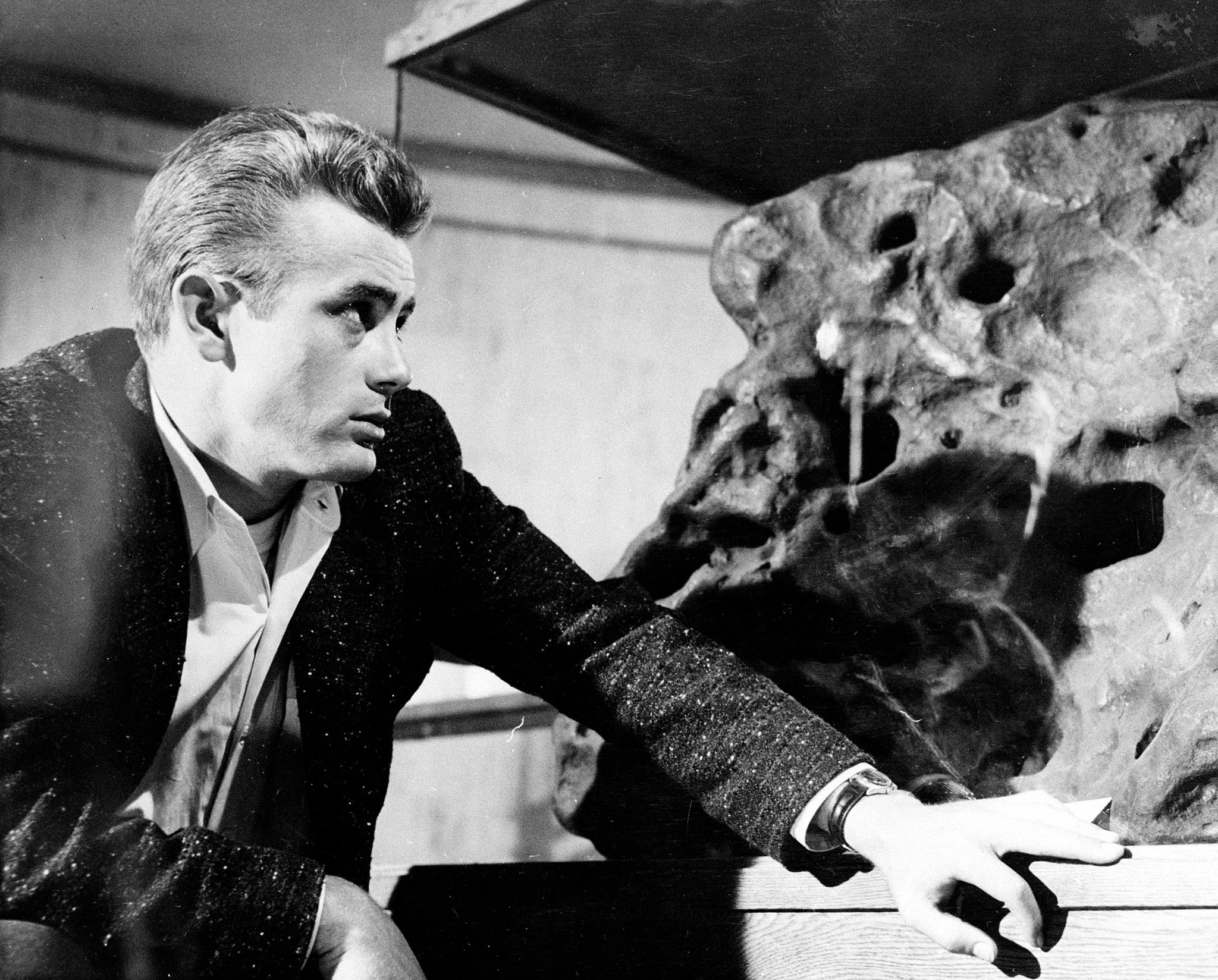 Han er kjent fra «Øst for Eden», «Rotløs ungdom» og «Giganten». Hvem?