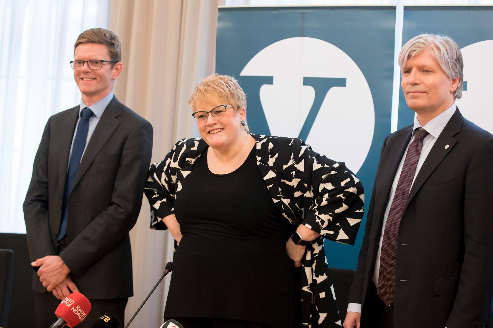 Terje Breivik, nestleder og parlamentarisk leder i venstre og Ola Elvestuen, nestleder og klima- og miljøvernminister, kommer med kritikk av partikollega Abid Raja. 