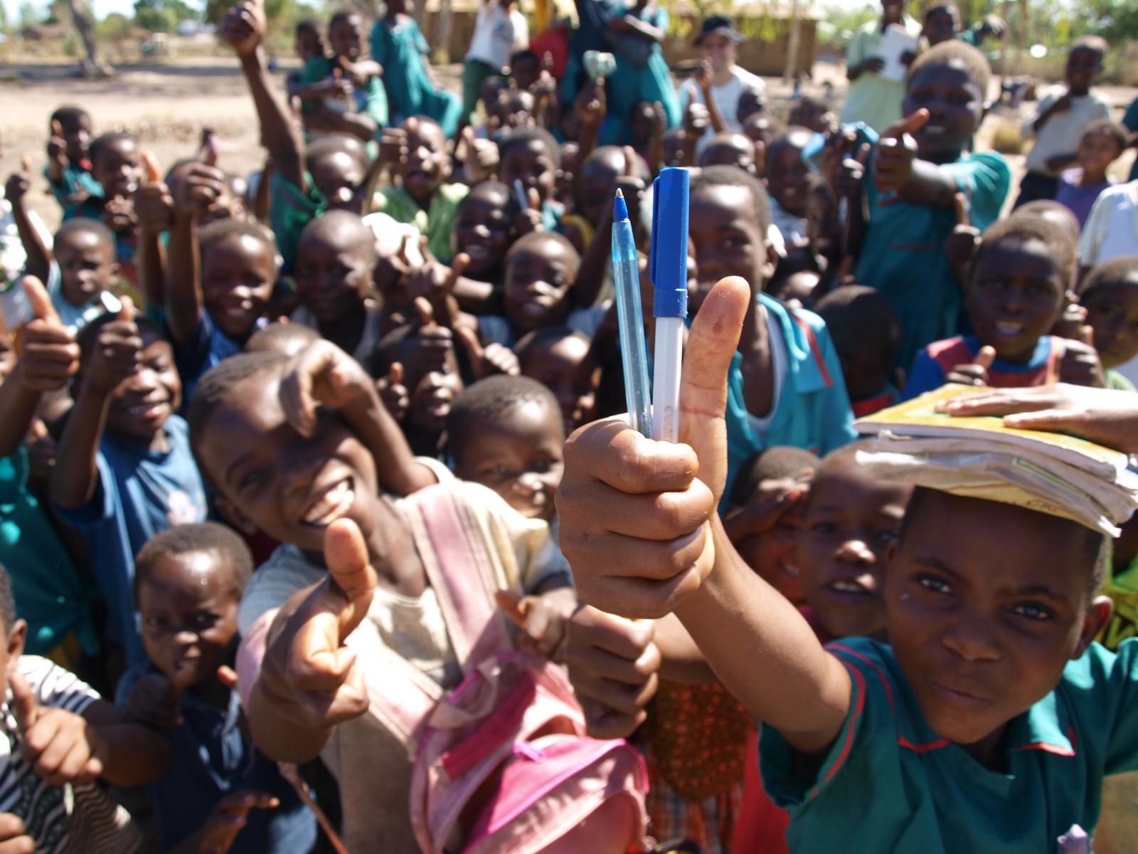 Hver dag dør 18. 000 barn av sykdommer som kunne vært behandlet eller forebygget, men jeg er likevel optimist, skriver Eirik Mosfoss (21). Bildet er tatt på hans tur som frivillig til Malawi i 2012.