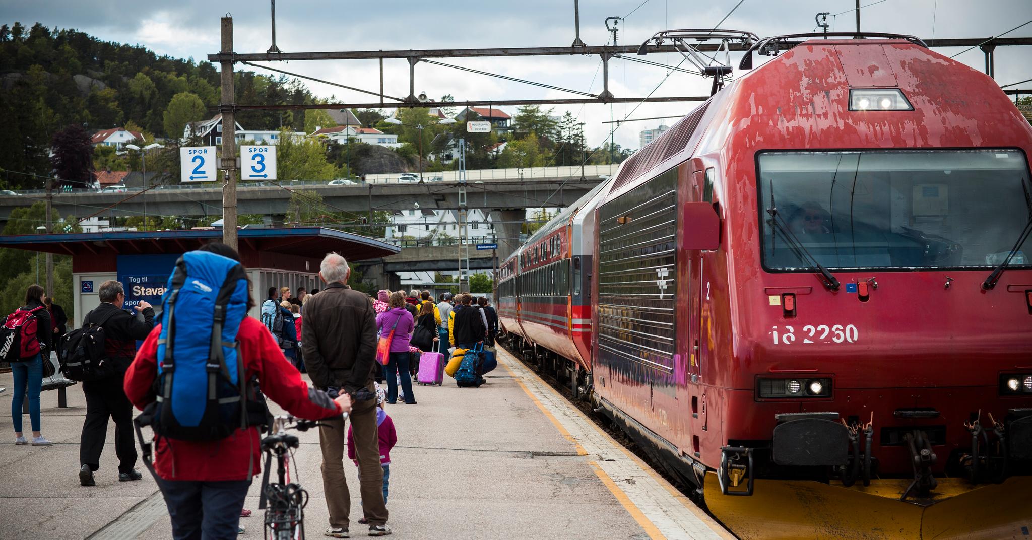 Hva sier du til å reise i 250 kilometer i timen langs en ny kystjernbane som bruker tre og en halv time fra Stavanger til Oslo? KrF lover kamp for og Jernbaneforum Sør er i gang med å legge strategien.