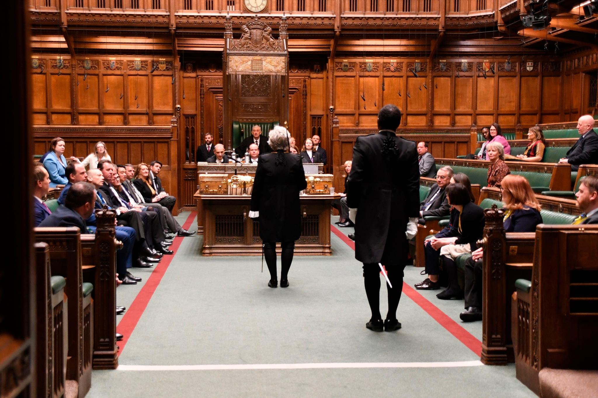 Den konservative parlamentarikeren Neil Parish ble fredag suspendert etter utuktig oppførsel i Underhuset. Bildet er fra et møte i Underhuset torsdag 28. april. 