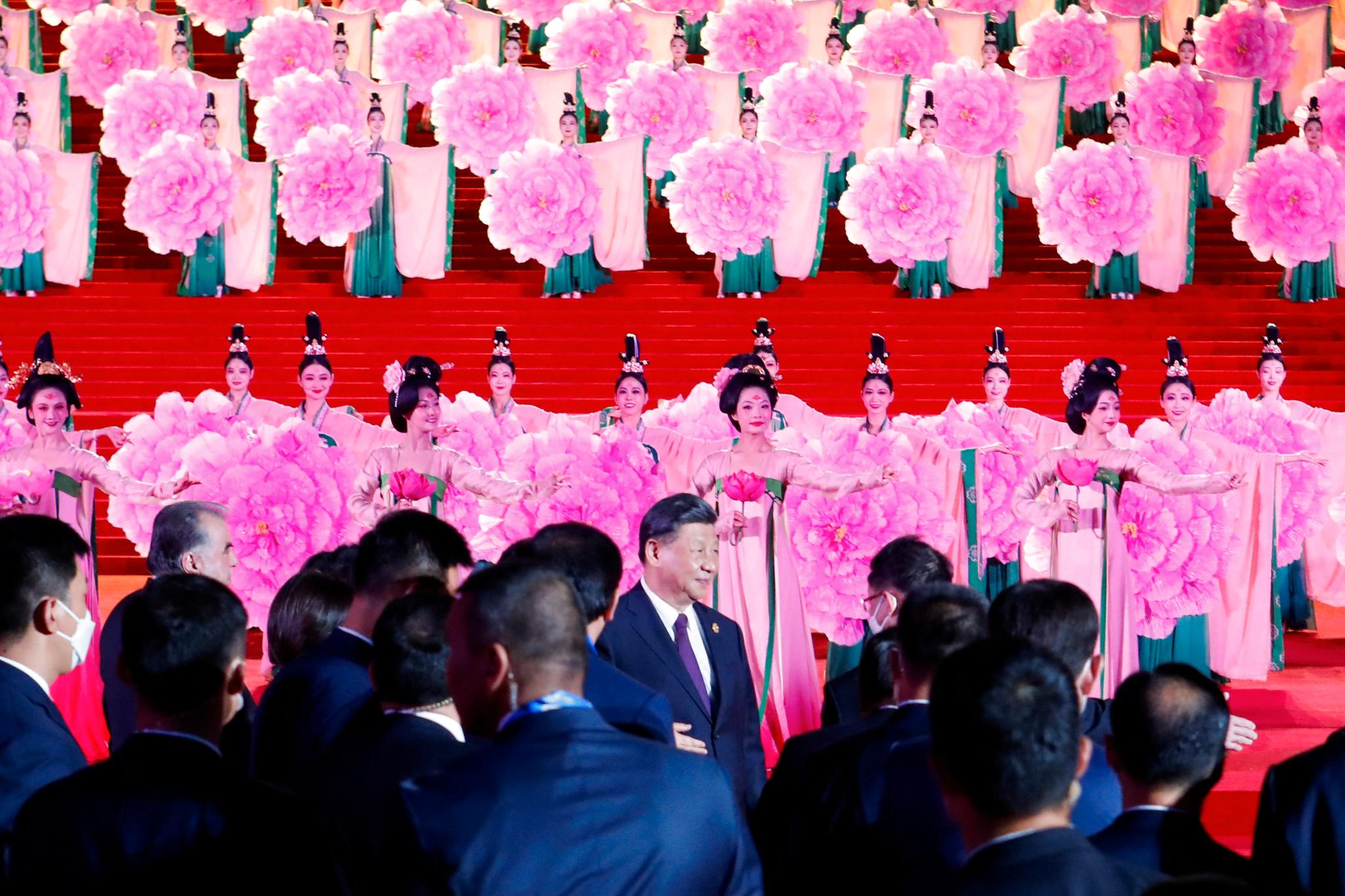 Joe Biden è a Hiroshima per radunare le forze contro Xi e Putin.  Il dittatore cinese risponde con una festa ai suoi amici.