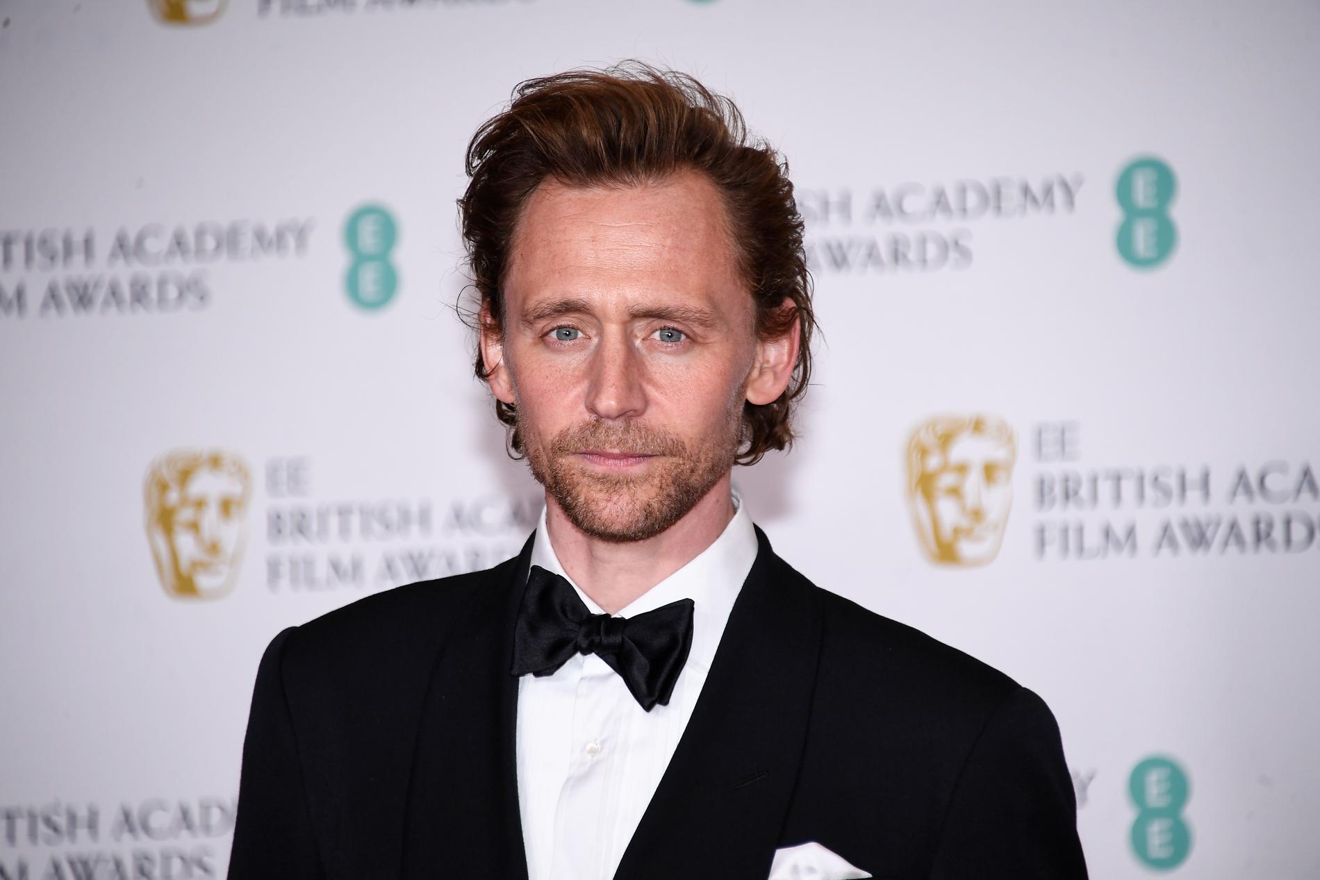 Loki lever, og det er Tom Hiddleston glad for. – Han kan være antagonistisk, men han kan også være morsom. Og under alt dette er han svært sårbar, sier skuespilleren om karakteren som sin lunefullhet til tross har svært mange fans. 