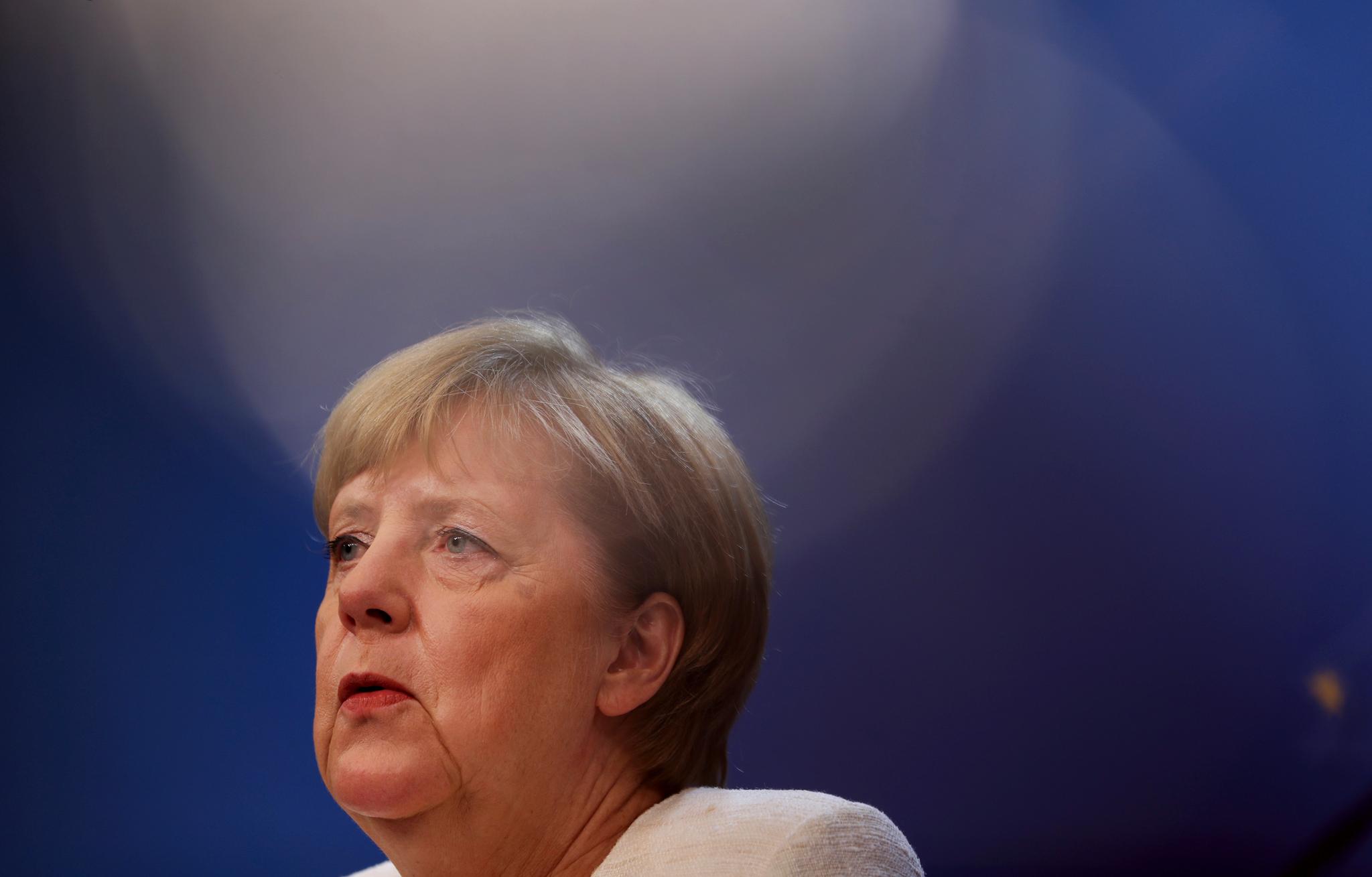 Stopper eksporten: Forbundskansler Angela Merkel og den tyske regjeringen har besluttet at  våpeneksporten til Saudi-Arabia opphører inntil videre.
