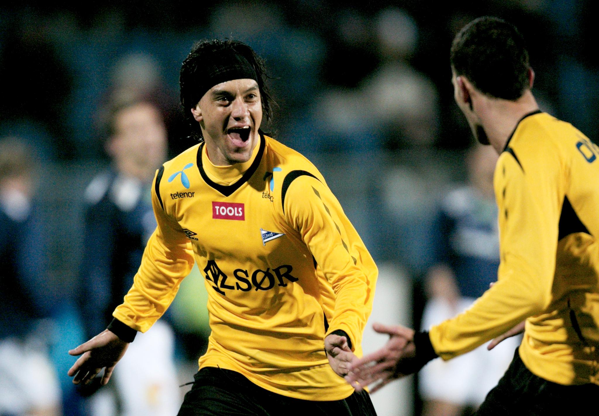 Bolaños var en stor hit i Start i sin første periode i klubben. Her avbildet etter 2–1-scoringen borte mot Strømsgodset i 2009-sesongen.