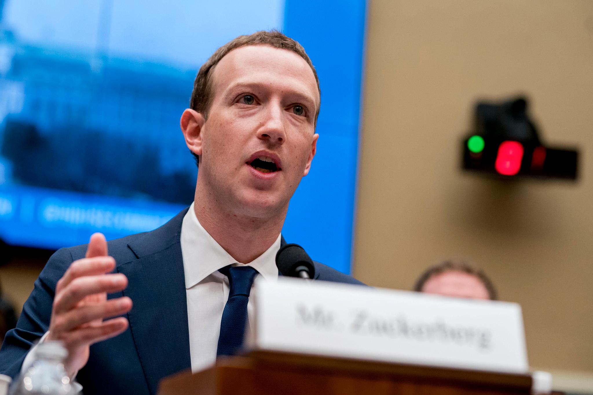 Facebook-topp Mark Zuckerberg møtte i april i år i en høring i Representantenes hus i Washington i om Facebook og deres rolle i presidentvalget i 2016. 