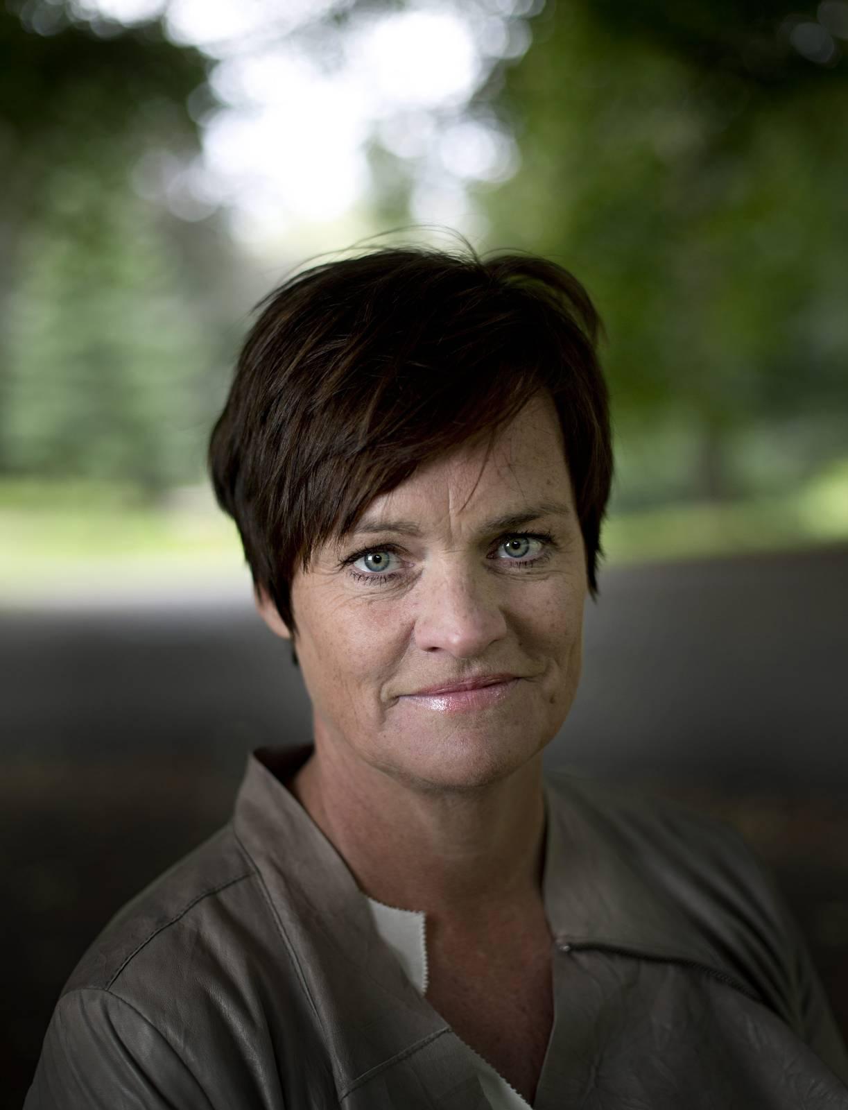 Mette Yvonne Larsen, forsvarer