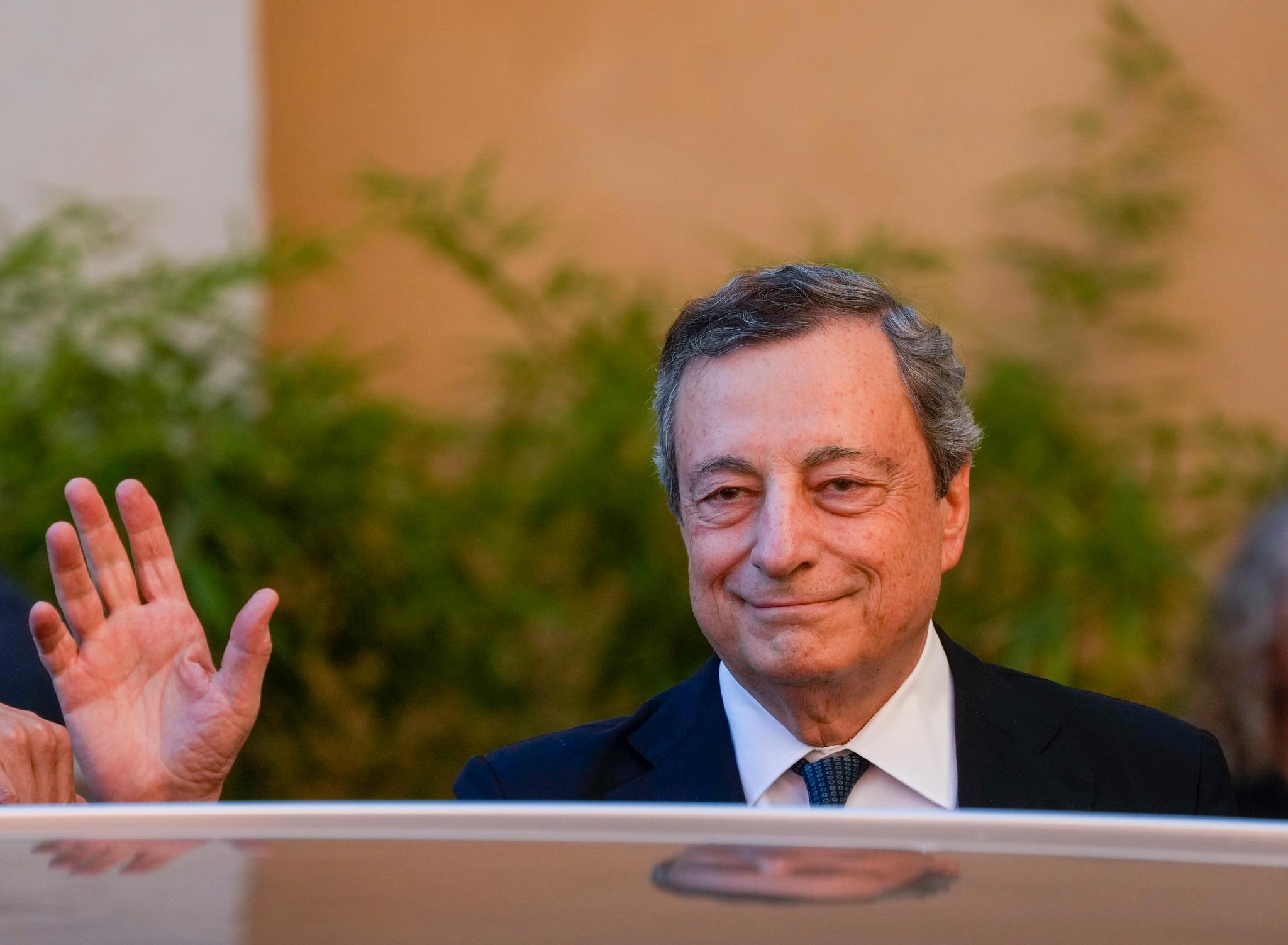 Crisi governo italiano – Draghi prega di restare
