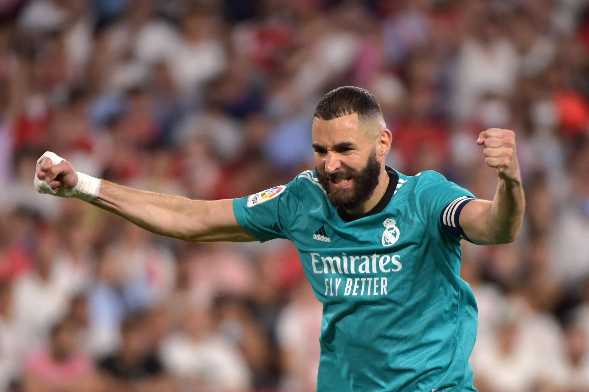 MATCHVINNER: Karim Benzema scoret det avgjørende målet da Real Madrid snudde fra 0–2 til 3–2 borte mot Sevilla søndag kveld.
