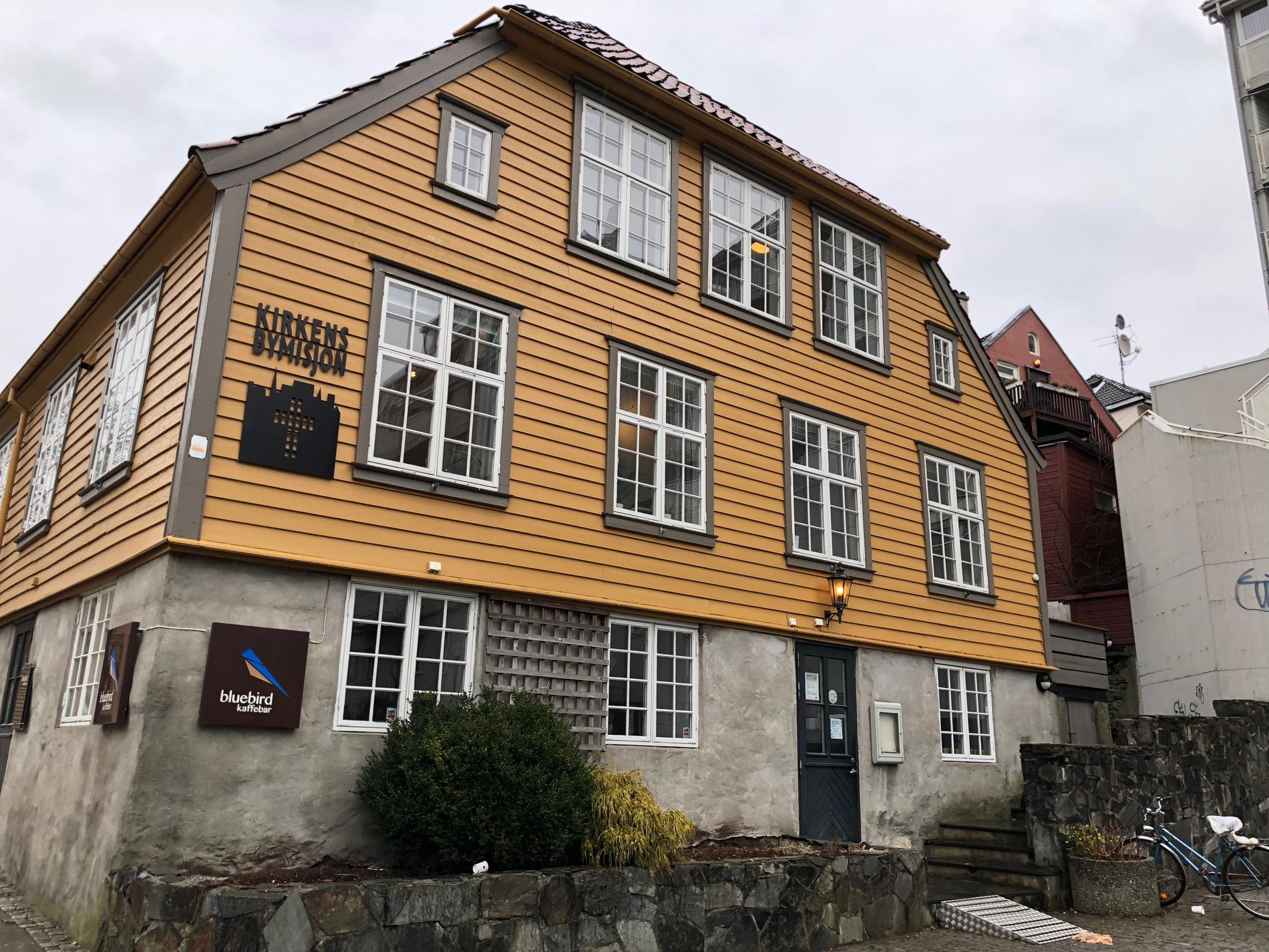 Bluebird kaffebar holder til i underetasjen til Kirkens Bymisjon Stavanger.