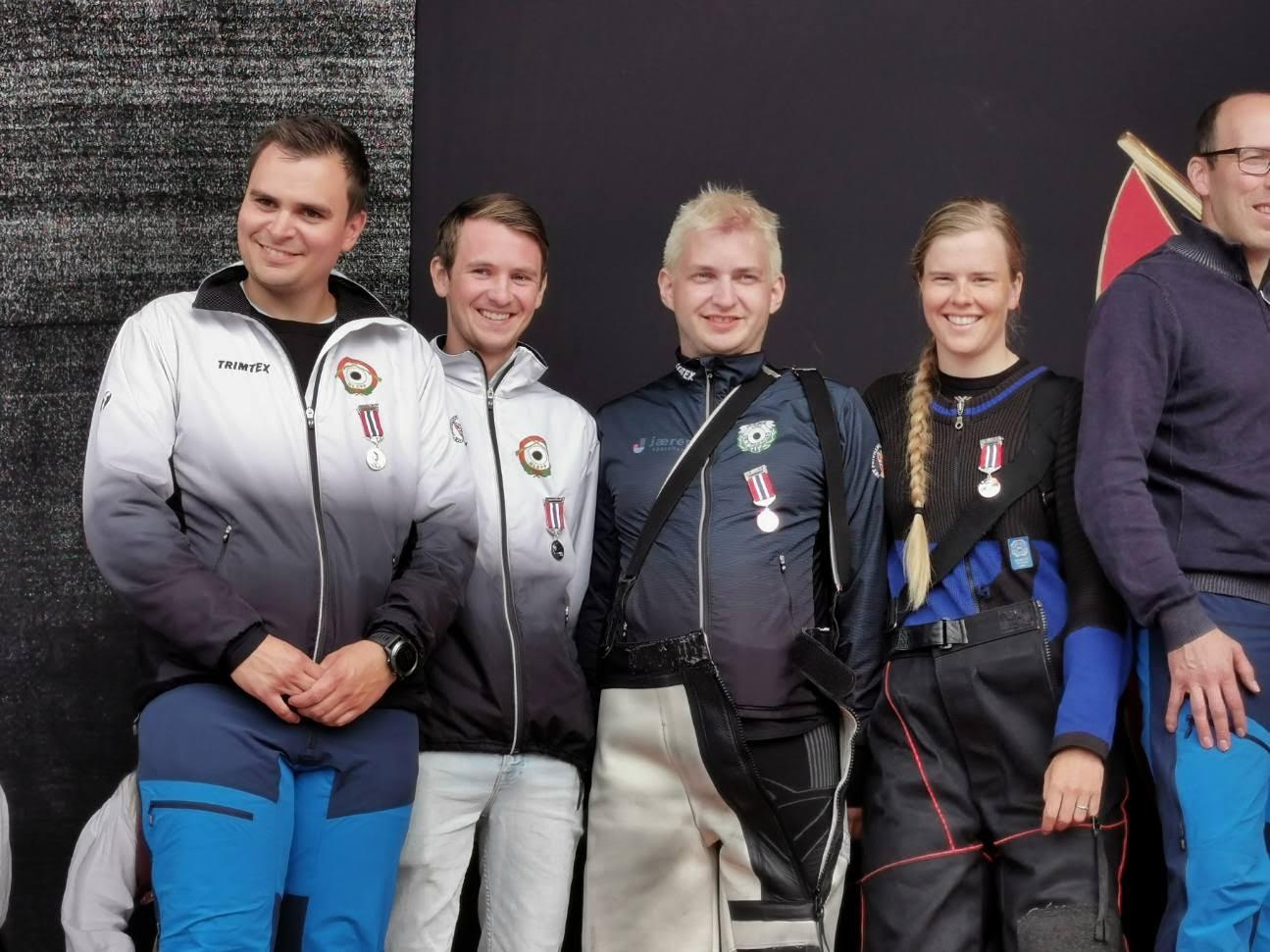 De fire på Rogaland-laget som tok sølv i torsdagens samlagsskyting: Fra venstre Rasmus Løberg, Tore Rødland, Einar Johansen og Anette Thingbø Sundnes.