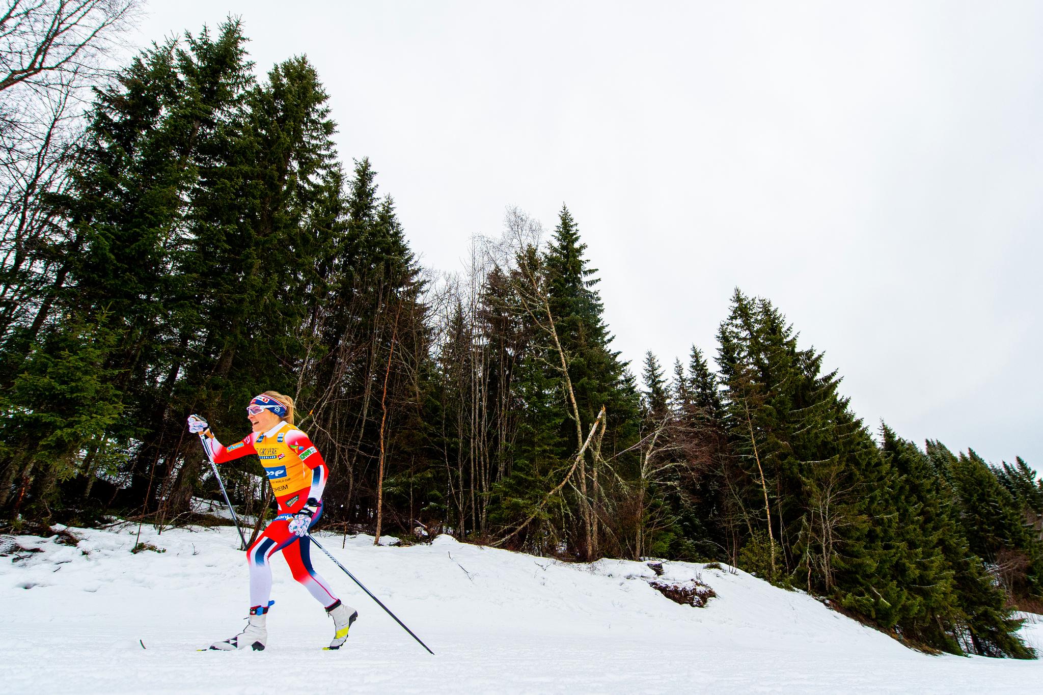 Therese Johaug leder Ski Tour suverent for søndagens avslutningsetappe.