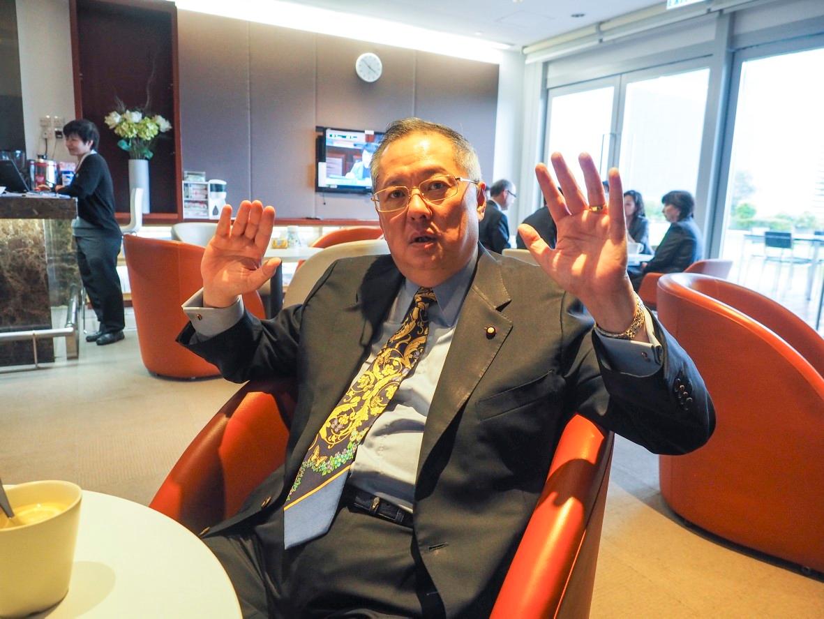 Tommy Yu Yan Cheung advarer mot å provosere Beijing. 