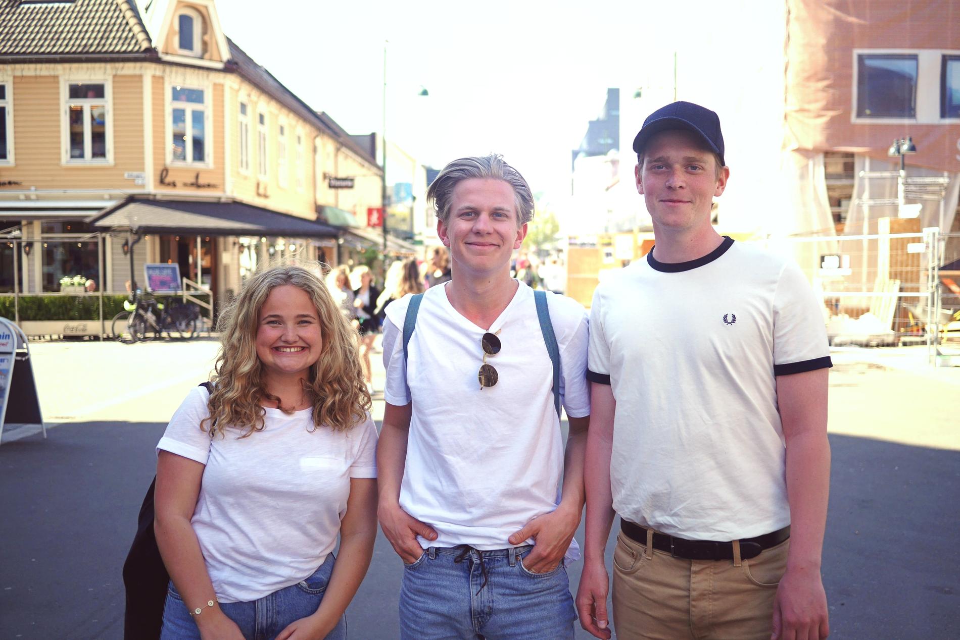 Kristiansand-trioen Amalie Gunnufsen (21), Olav Dale (21) og Martin Næss Hald (21) står bak den nye podcasten «Hjemom».