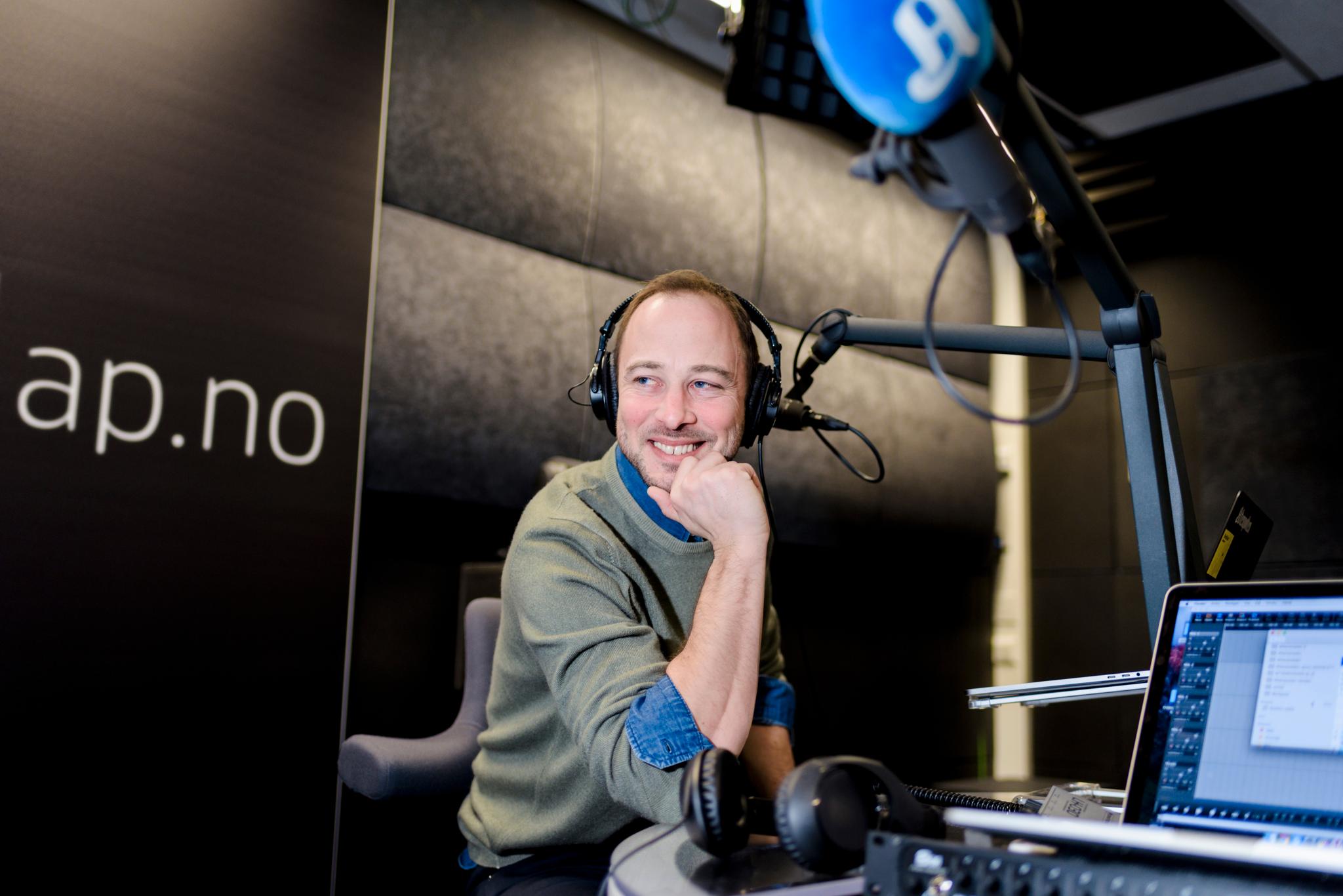 Andreas Bakke Foss er journalist og programleder i podkasten Forklart, som oppsummerer nyhetsbildet hver ukedag.