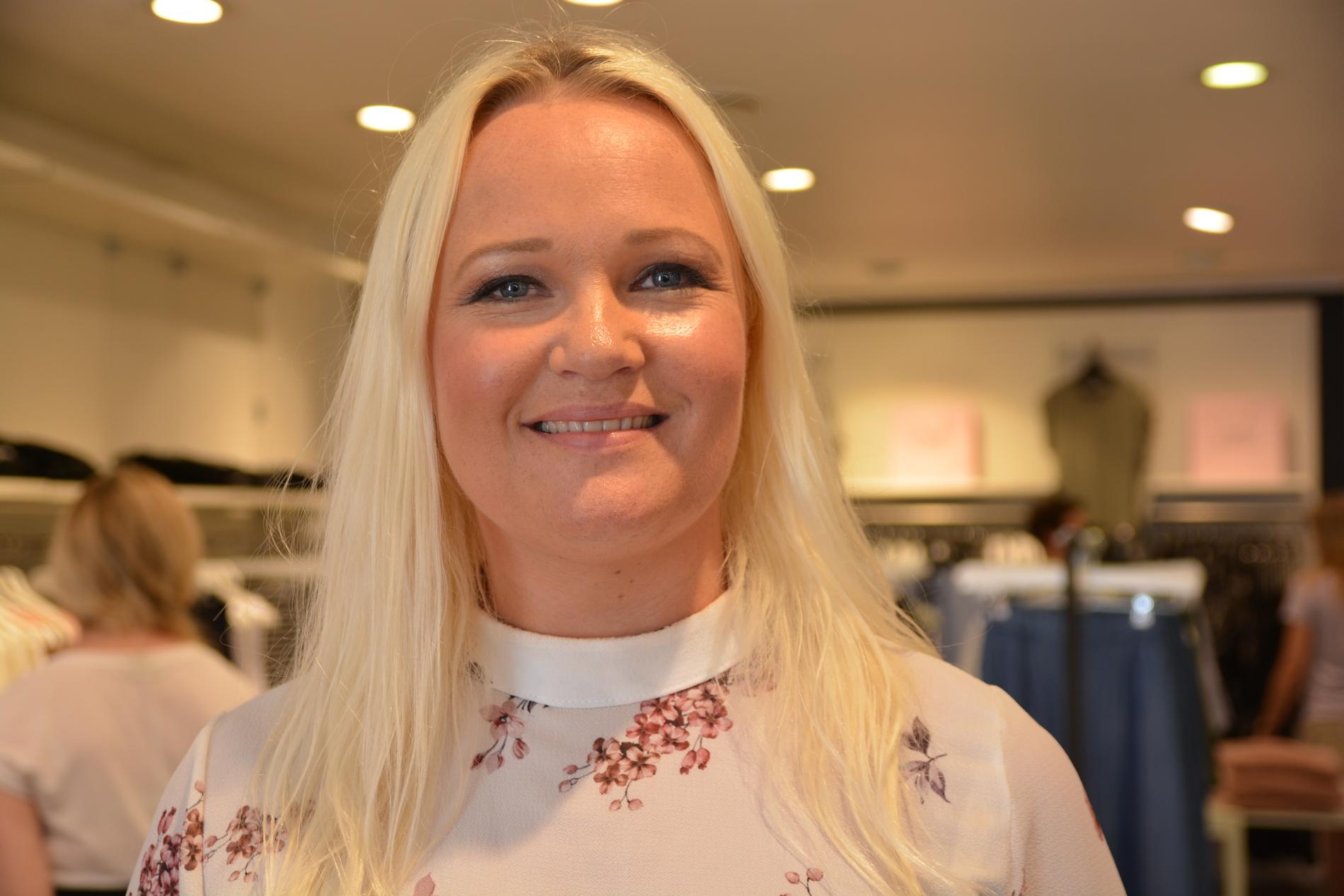 Daglig leder av Chic, Therese Bloch Steinsland (39) ser frem til å selge klær fra Østervåg.