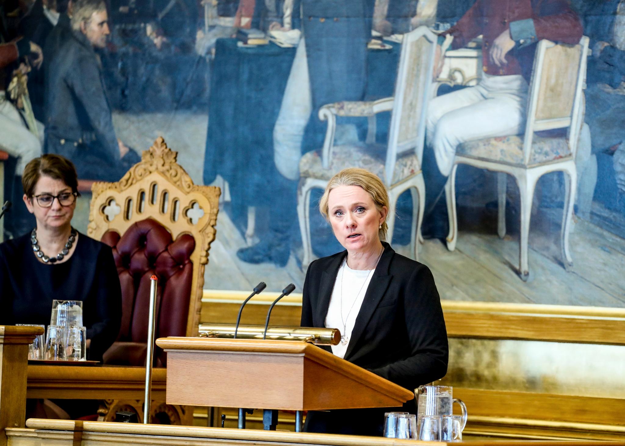 5. november redegjorde arbeids- og sosialminister Anniken Hauglie (H) i Stortinget for trygdeskandalen.