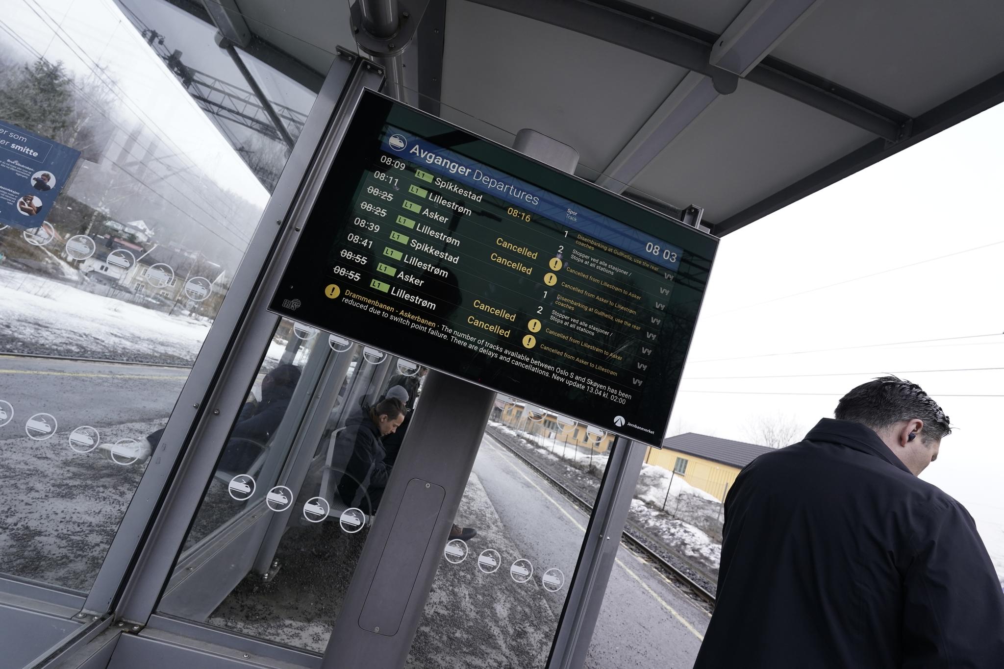 Det er store togforsinkelser på Østlandet på grunn av problemer med en sporveksler på Skøyen. 