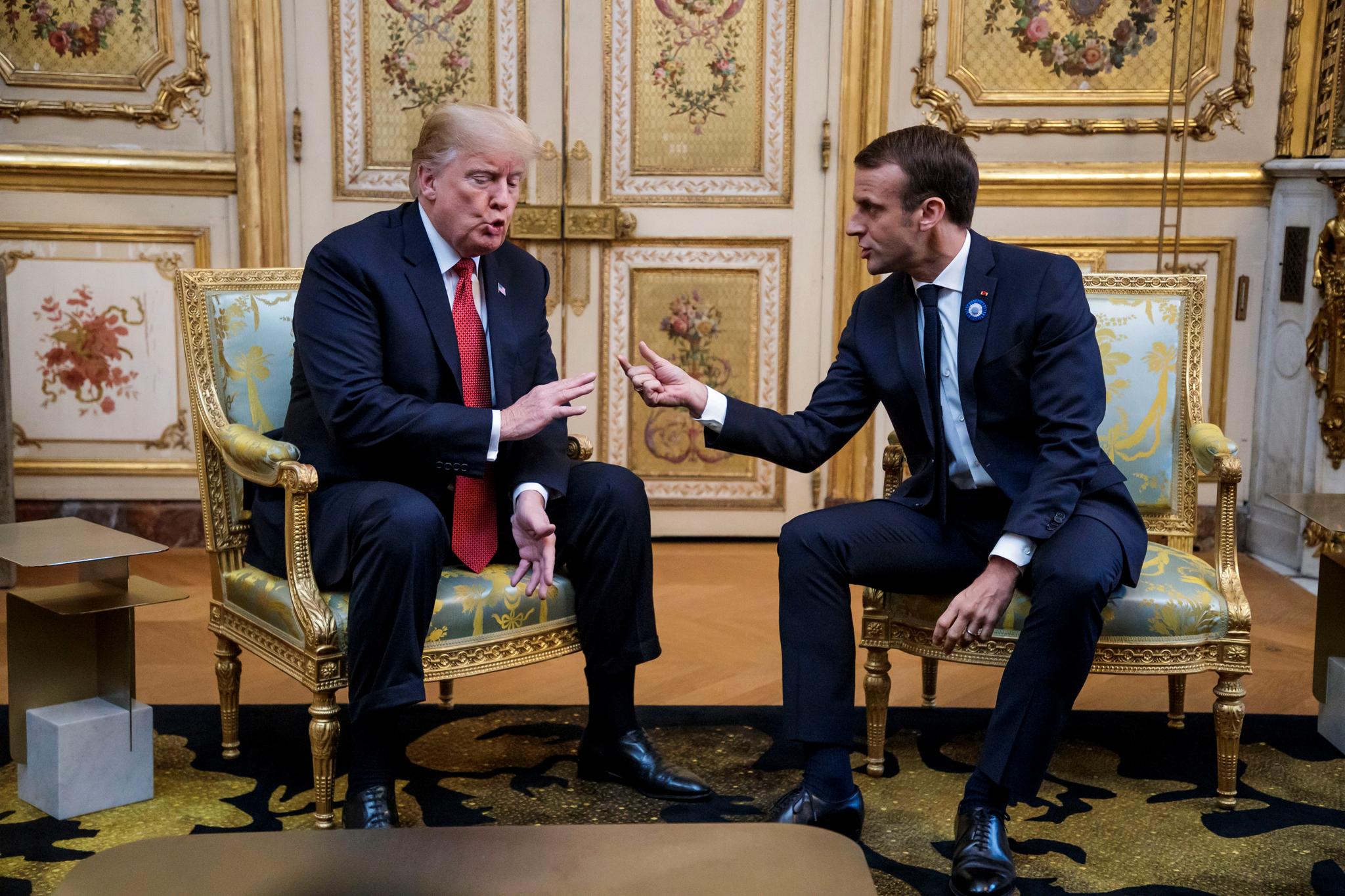 Trump og Macron i møte i Paris.