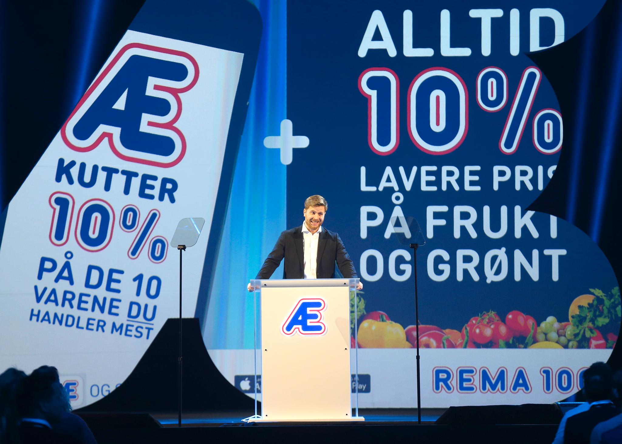 Rema samlet alle de 550 kjøpmennene sine til lanseringen av "Æ" på begynnelsen av året. Kundeprogrammet Æ ble presentert av konserndirektør for strategi og innkjøp i Rema 1000, Lars Kristian Lindberg.