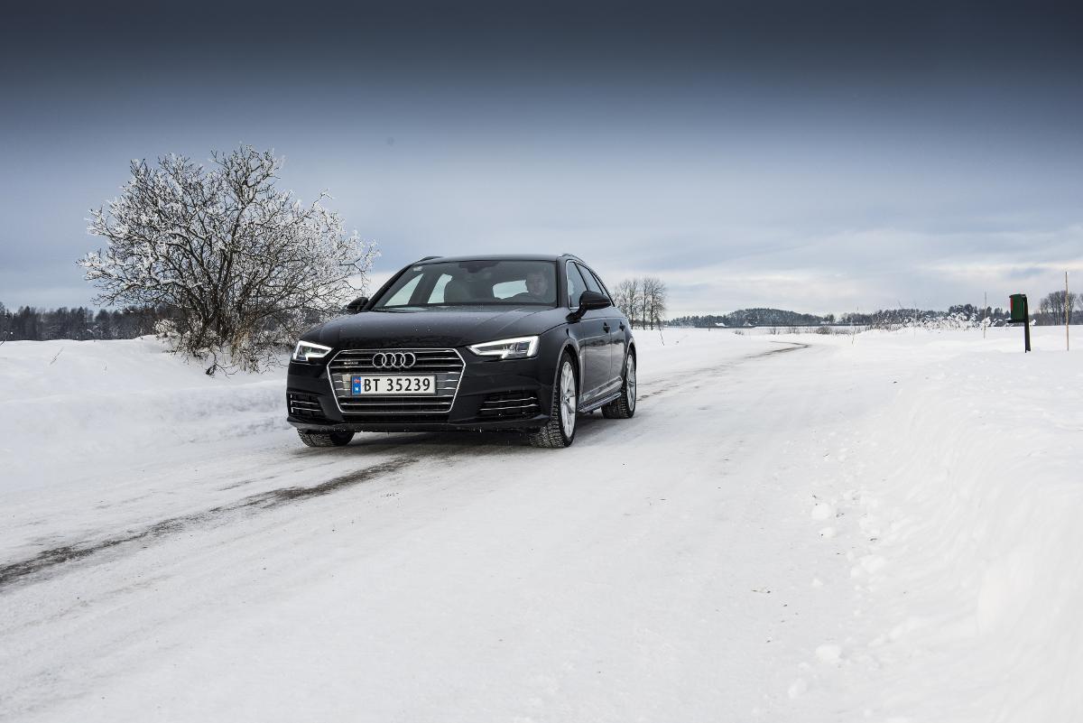 ELEGANT: Den gapende grillen er blitt et varemerke for Audi. Lyssignaturen med sine to lyn er ny. 