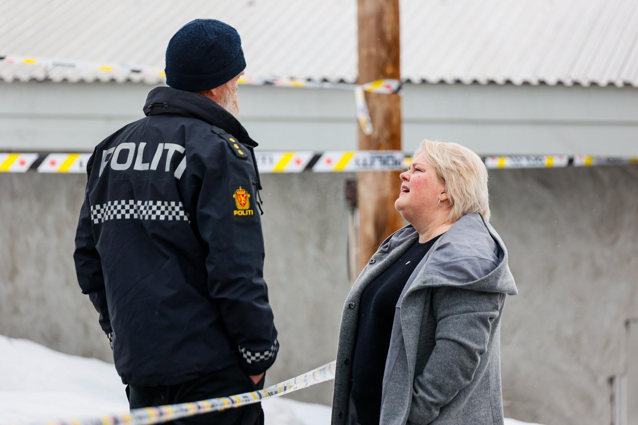 Fire personer ble funnet døde i Ål lørdag. Følg politiets pressekonferanse her kl 11.