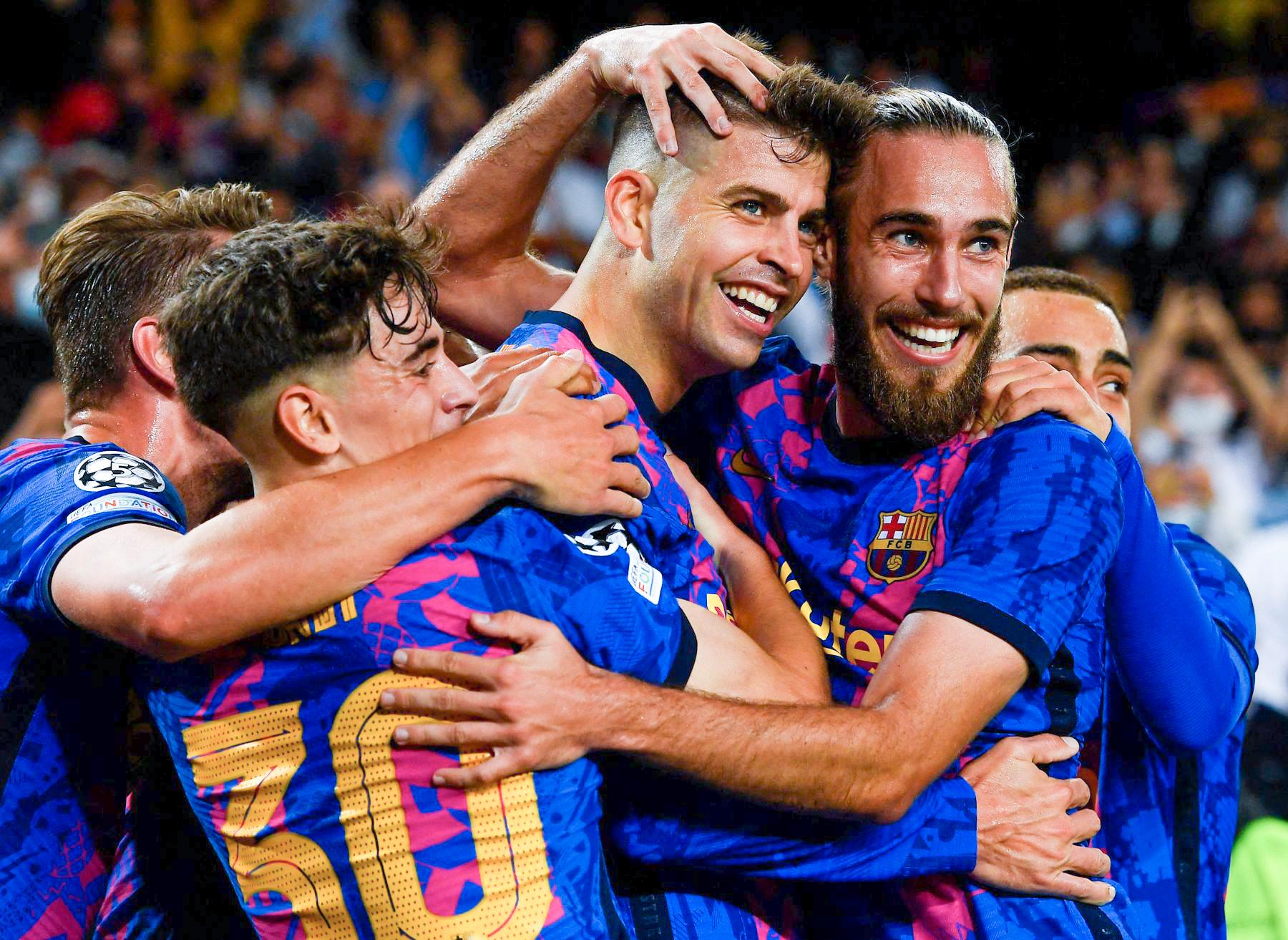KONGEN AV BARCA: Gerard Pique ble kveldens store humørspreder etter å ha scoret Barcelonas 1–0-mål i 36. spilleminutt på Nou Camp. 