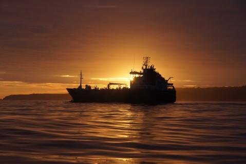 På vei over Nordsjøen fikk mannskapet ombord på SV Beverly oppleve en fantastisk solnedgang.