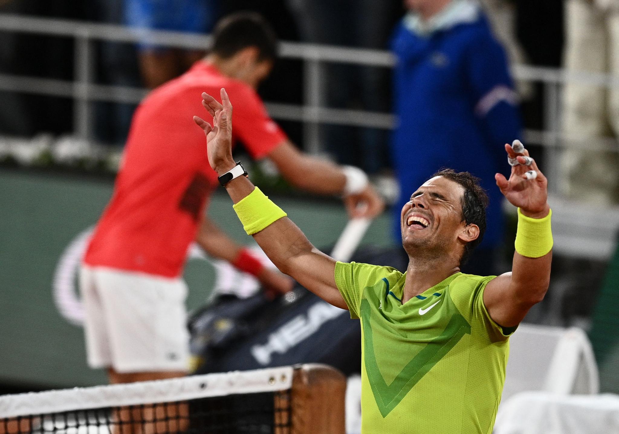 MANGE FØLESLSER: Rafael Nadal var tydelig rørt etter den store triumfen.