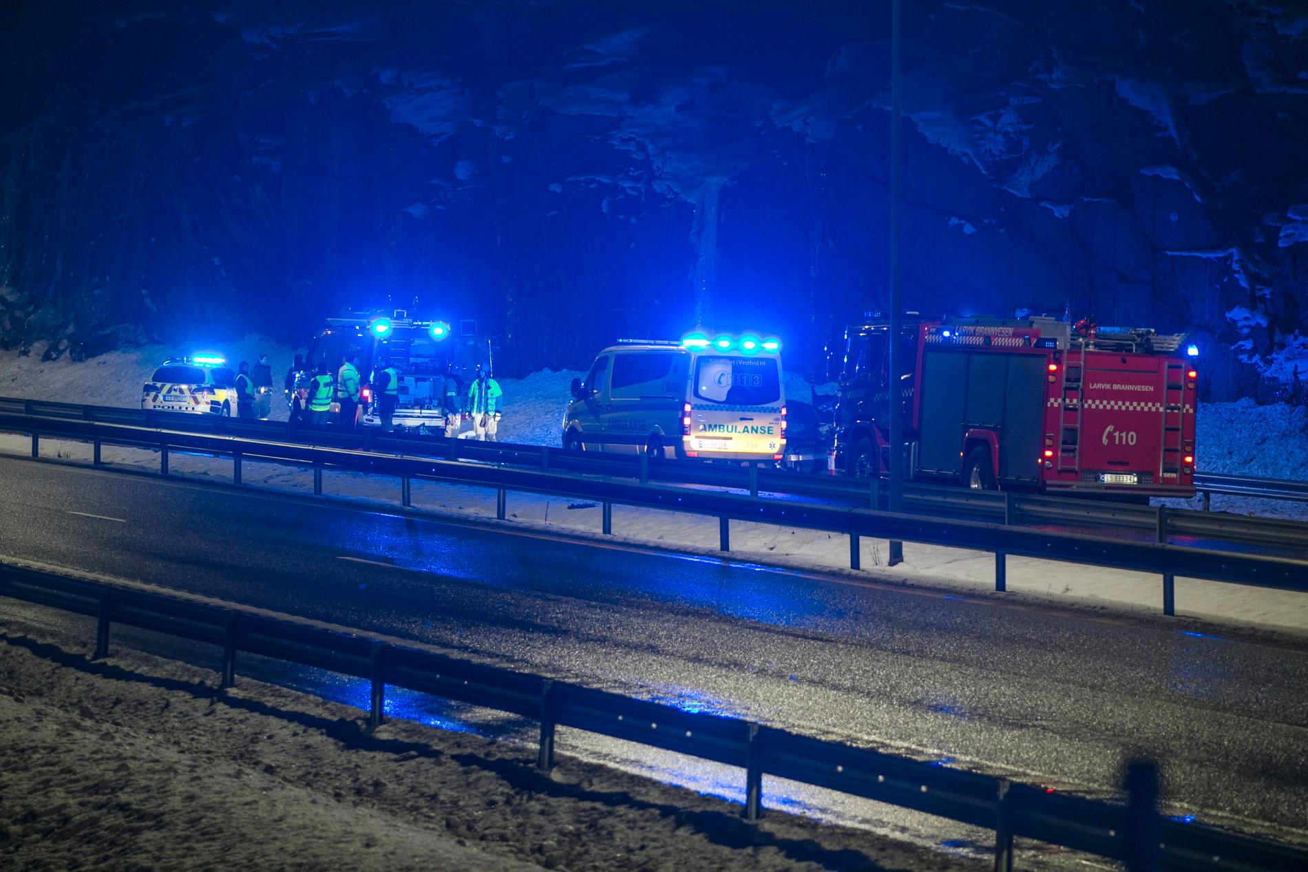 OMKOM: En person er bekreftet omkommet i en møteulykke på E18 mellom Langangen og Larvik natt til første nyttårsdag.