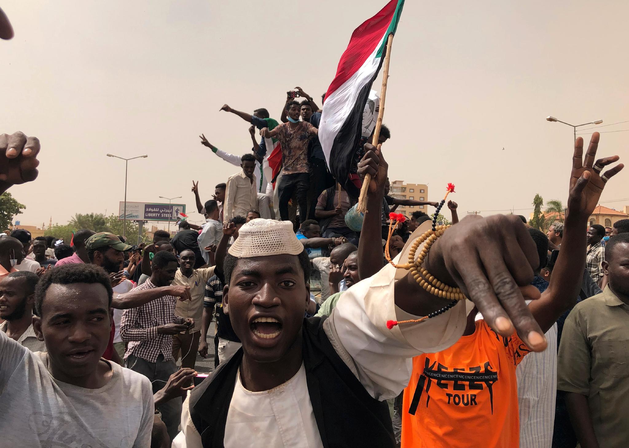 Demonstrantene oppfordres til å marsjere mot presidentpalasset i Sudan.