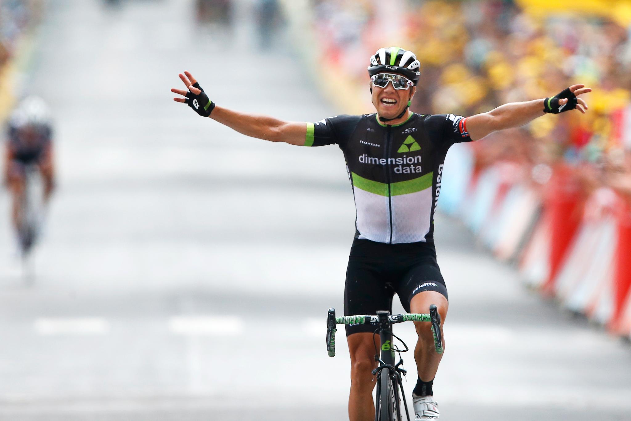Det kom et utbrudd av følelser da Edvald Boasson Hagen vant sin hittil siste etappe i Tour de France i 2017.