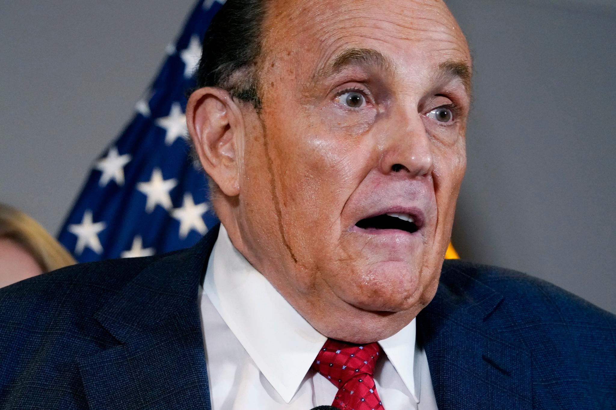 Presidentens advokta Rudy Giuliani forsøkte å få valgresultatet omstøtt i domstolene. 