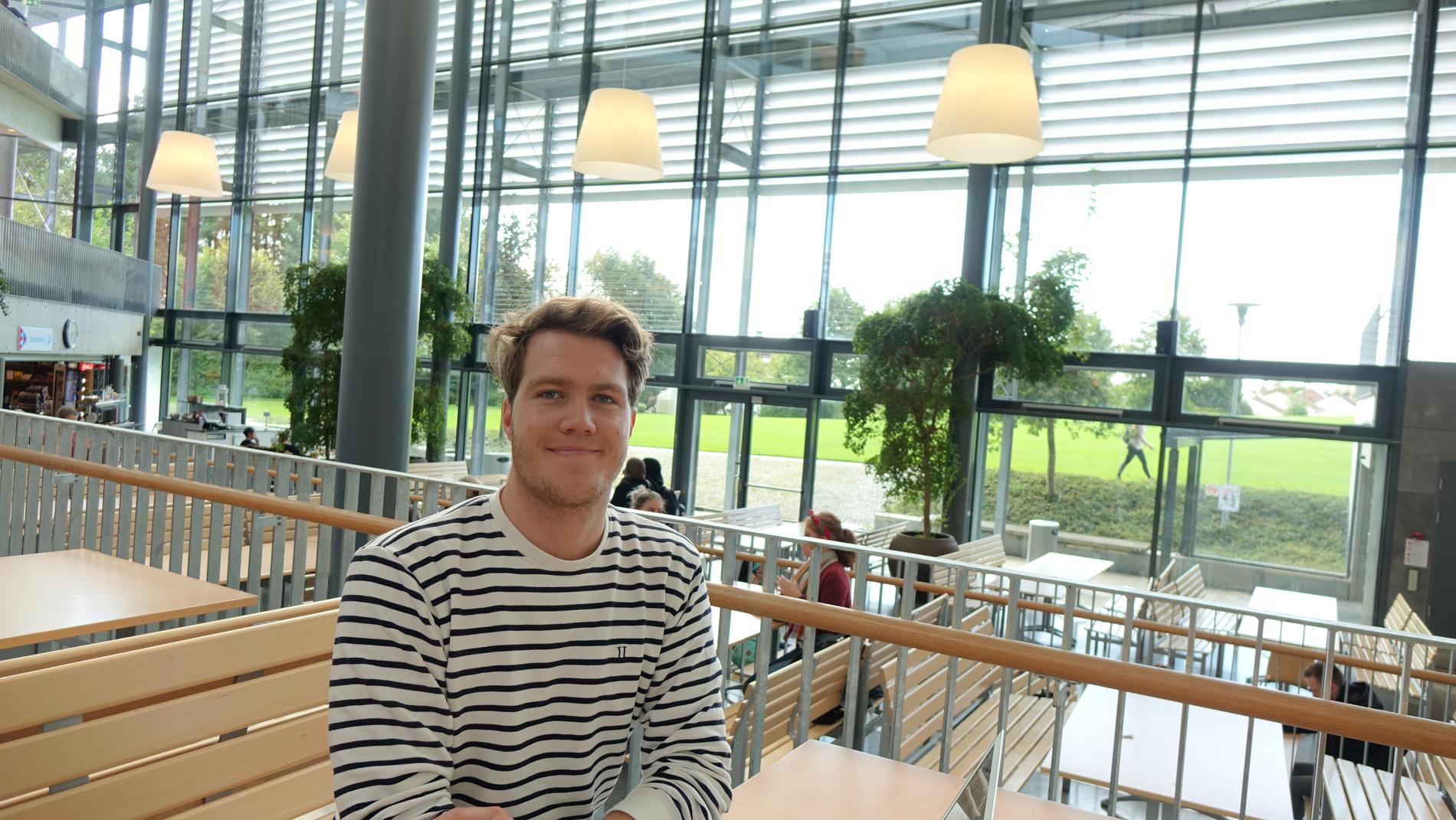 Jens Gangdal (24) fra Bærum mener det for mange kan virke for enkelt, og at det er lett for studenter å bite på. 